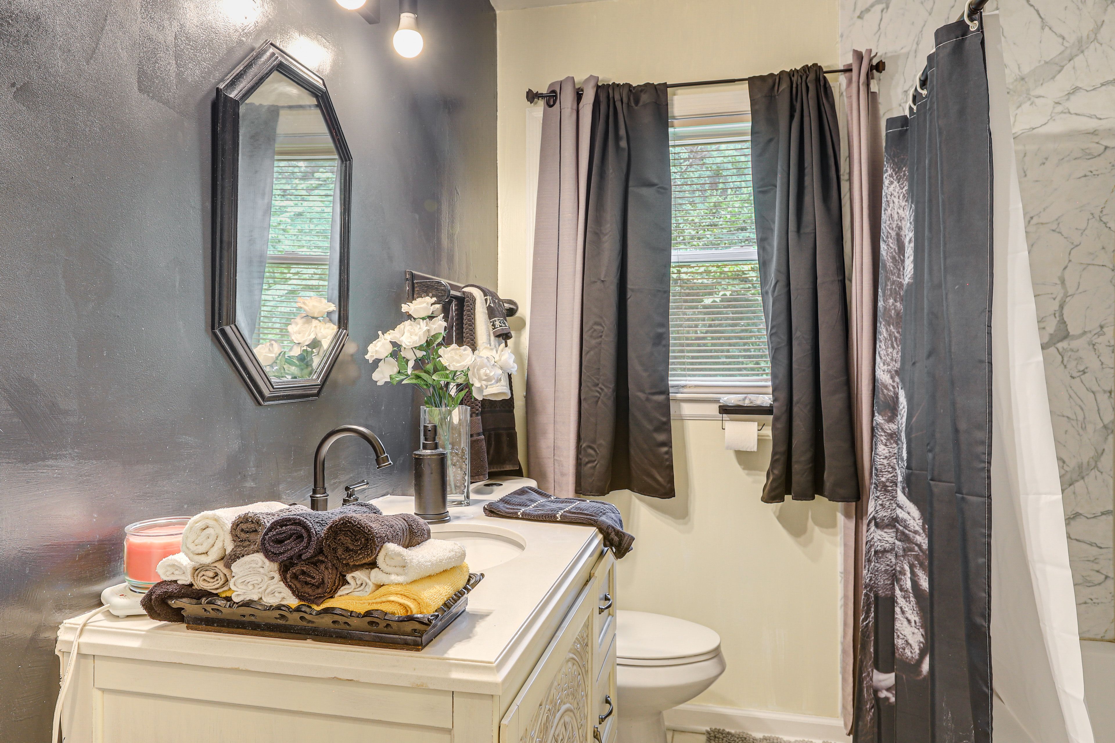 Full Bathroom