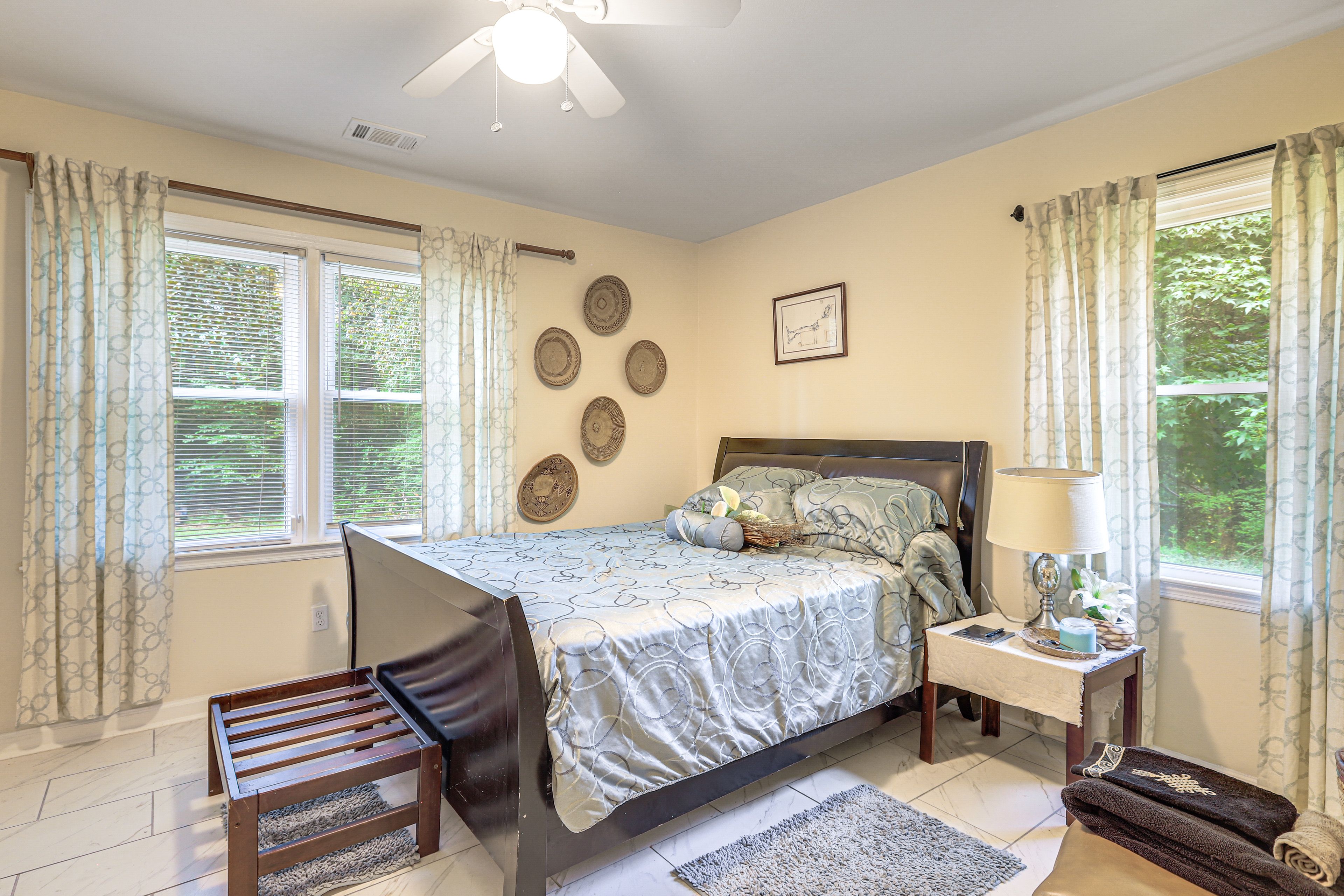 Bedroom 2 | Queen Bed