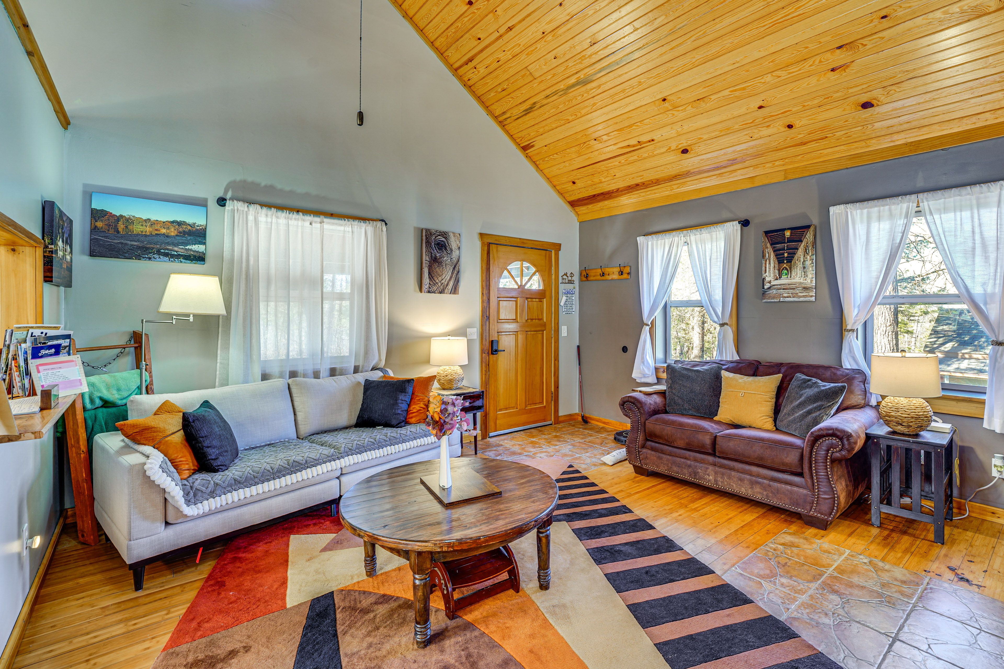 Living Room | Central A/C & Heat | Smart TV | Free WiFi | Main Level