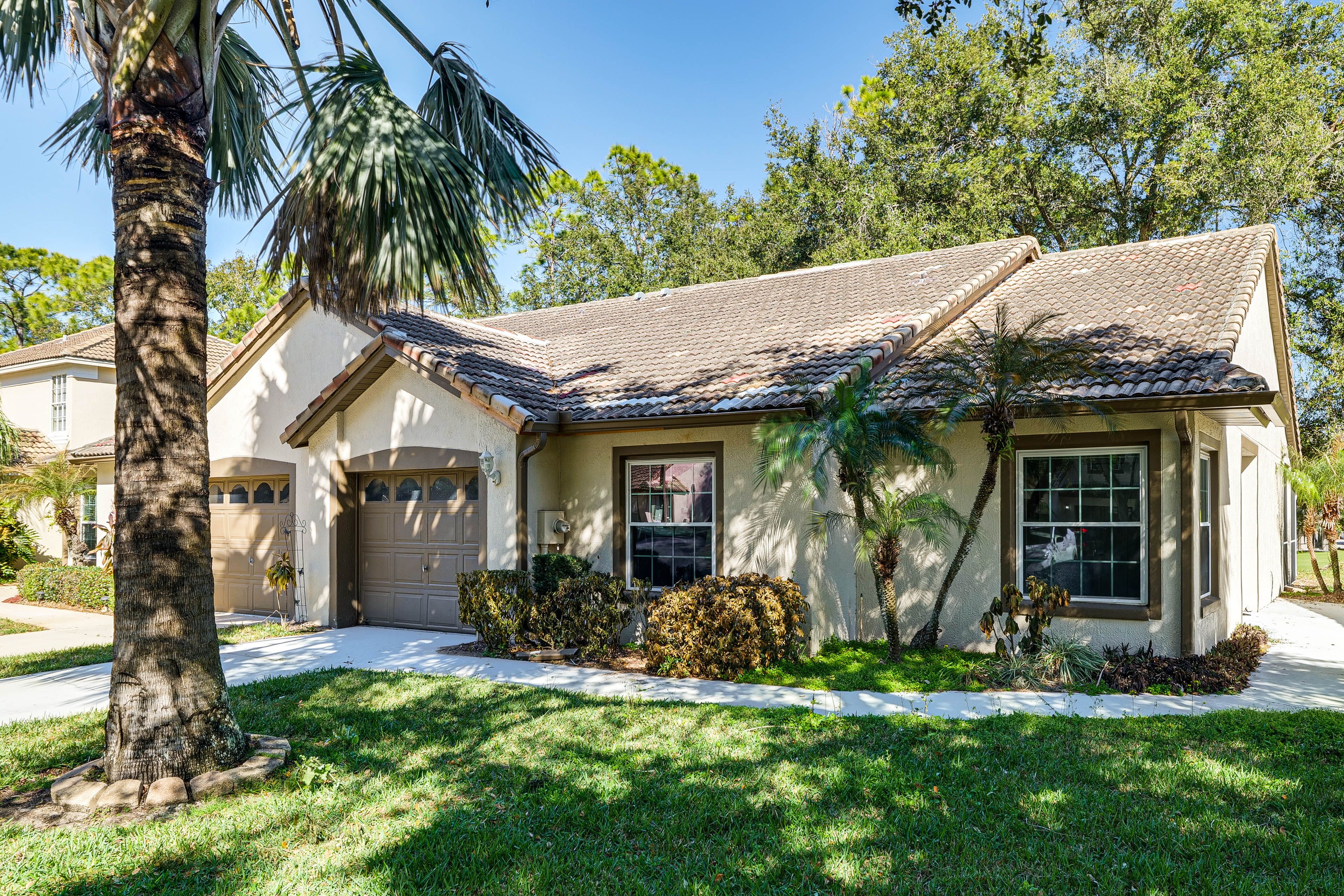 Parking | Driveway (2 Vehicles)