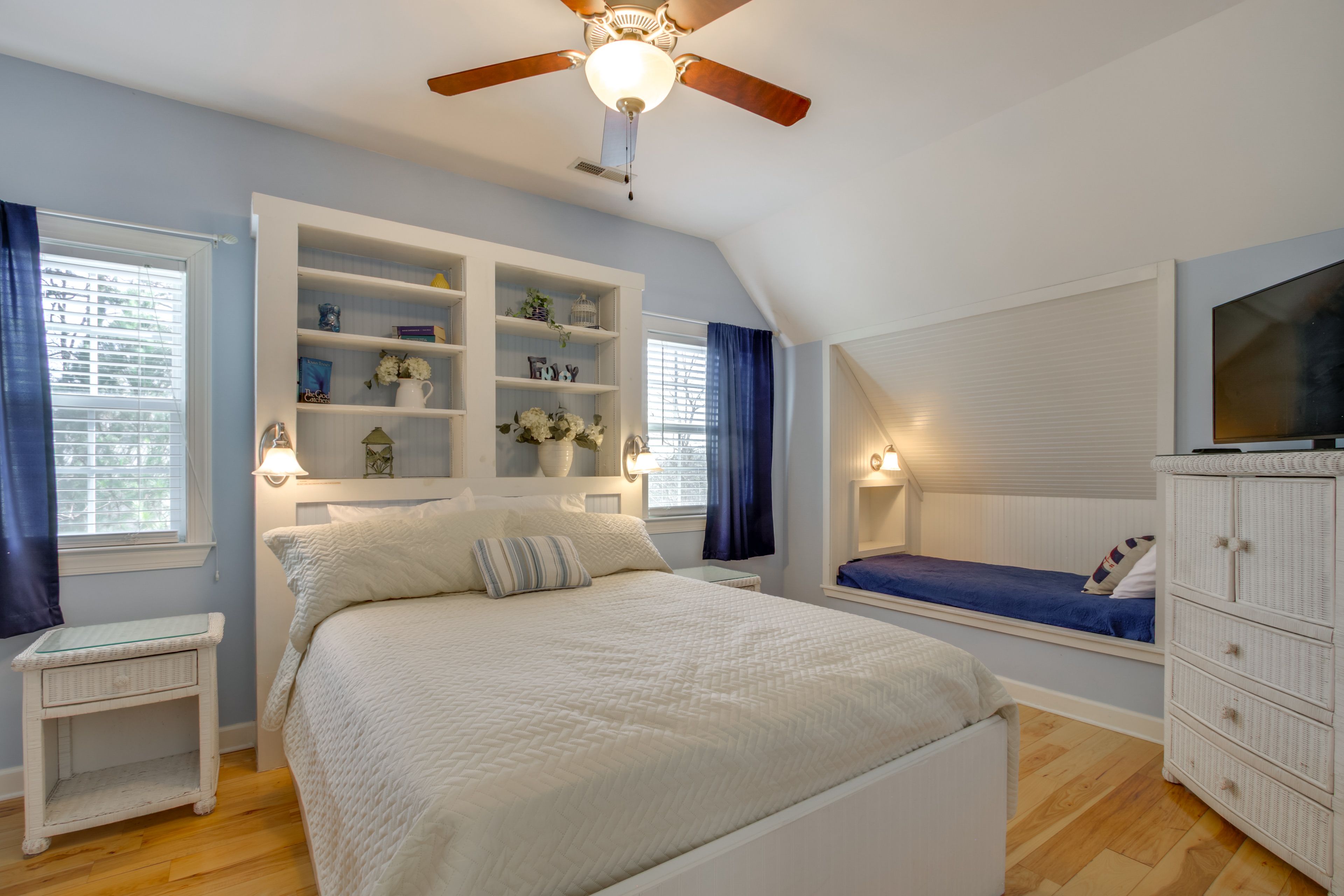 Bedroom 3 | Queen Bed | Twin Bed | Upper Level