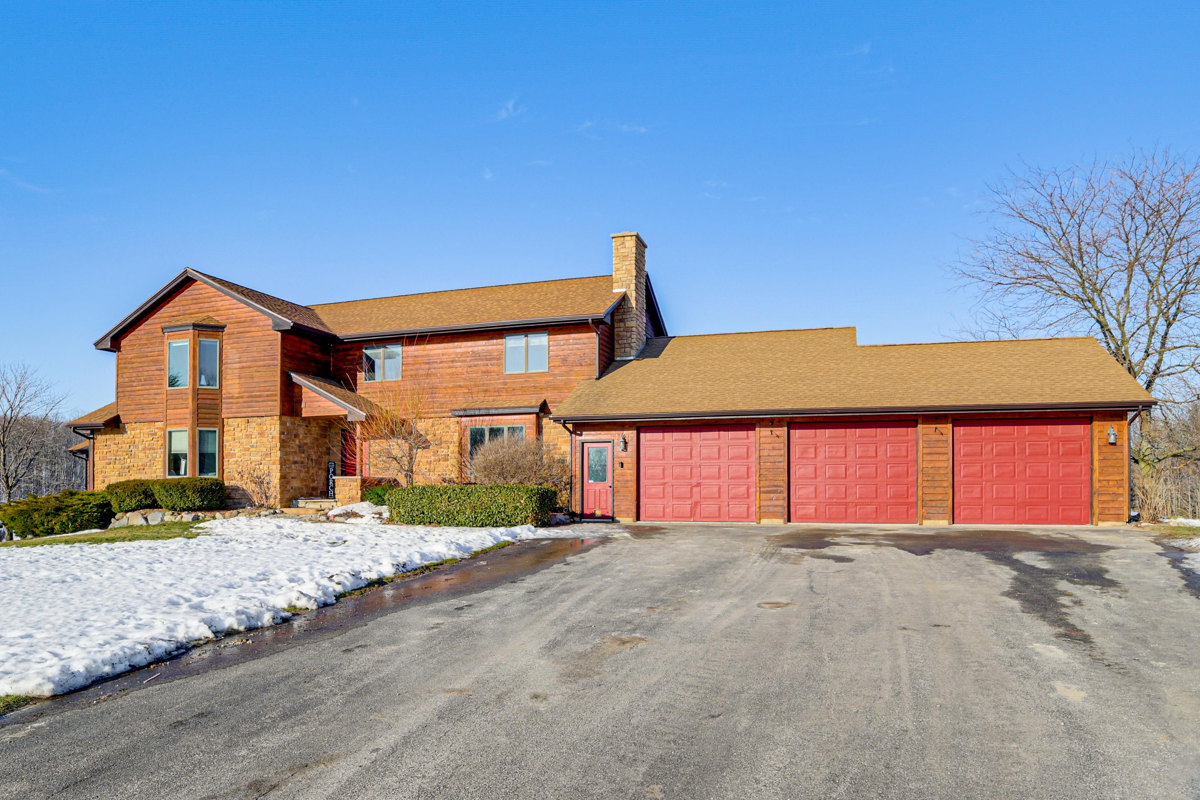 Garage Parking | 3 Vehicles