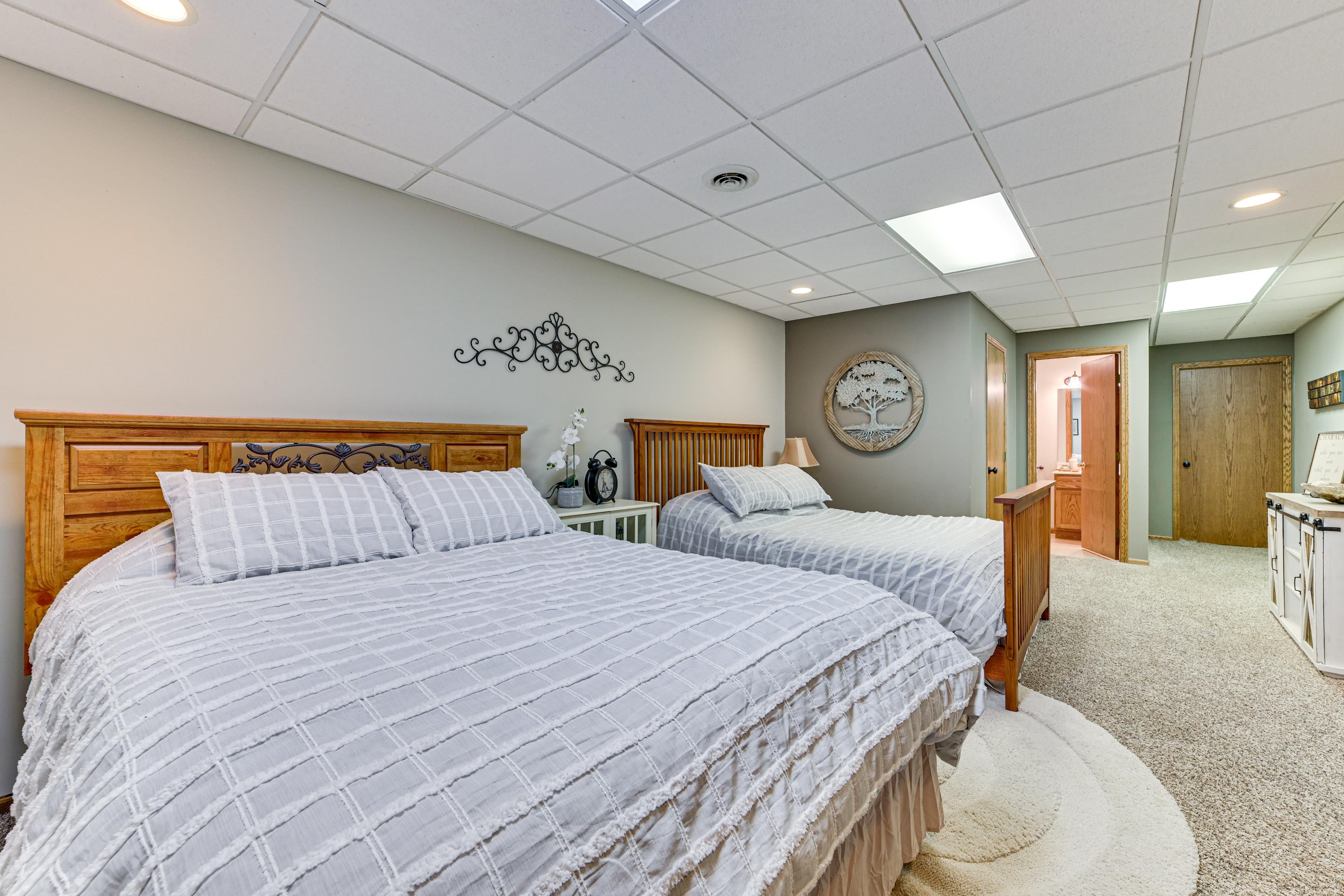 Bedroom 1 | 2 Queen Beds