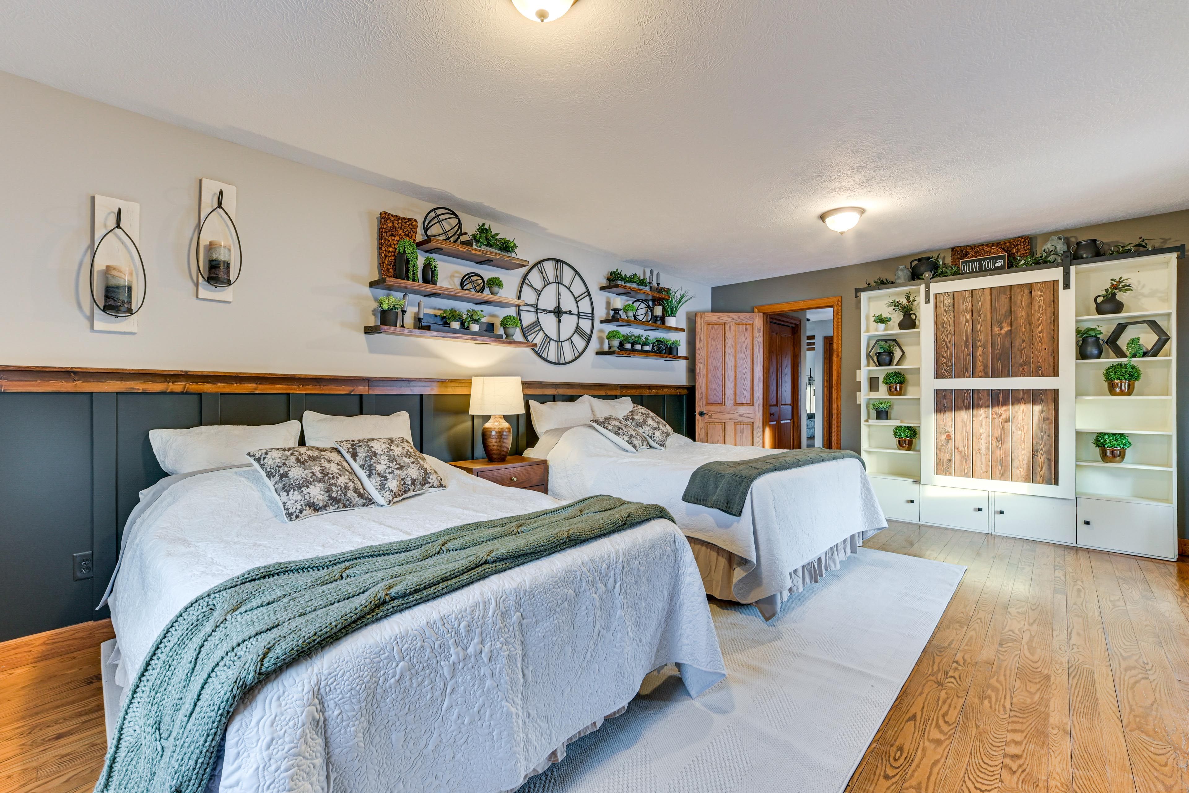 Bedroom 4 | 2 Queen Beds