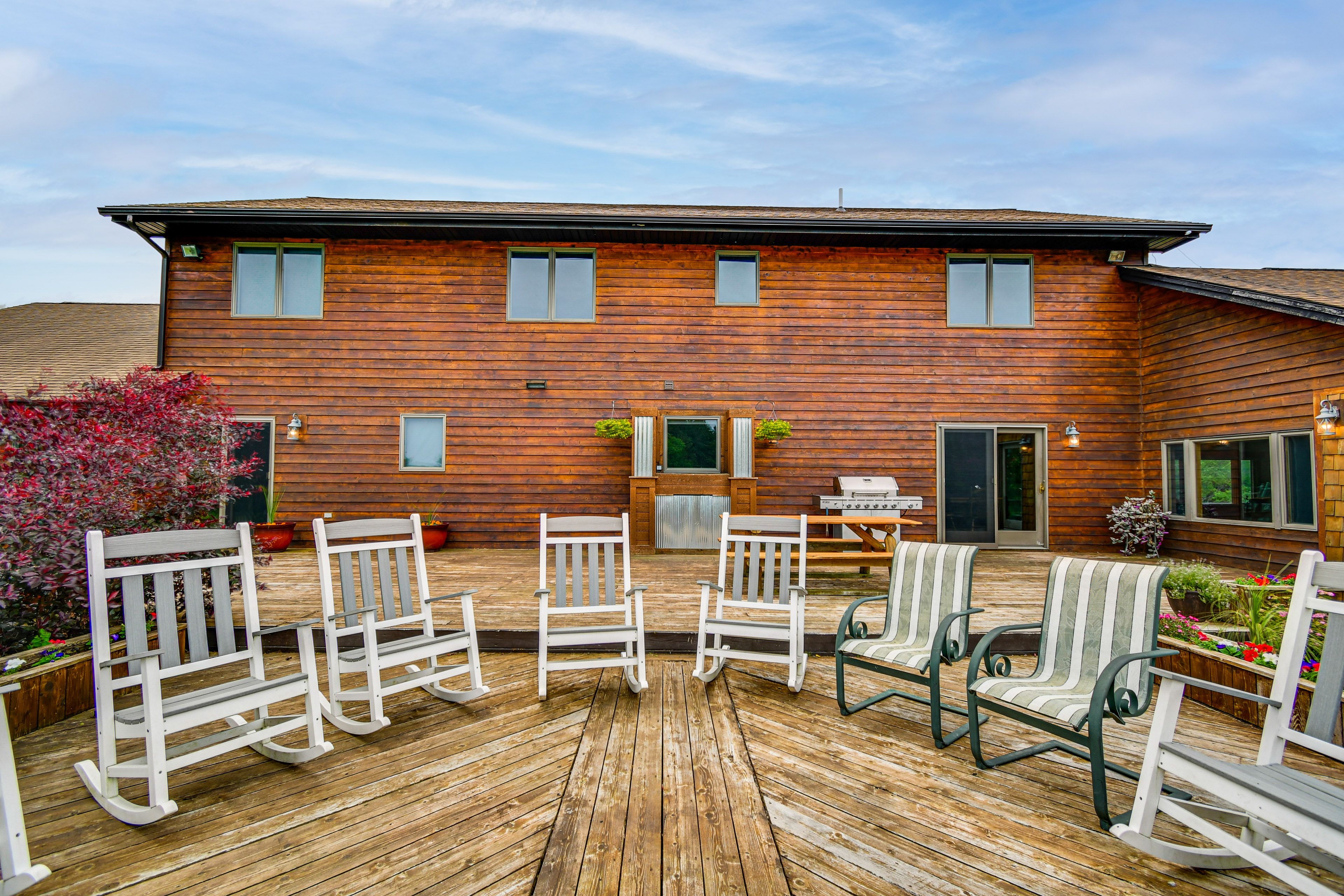 Furnished Deck