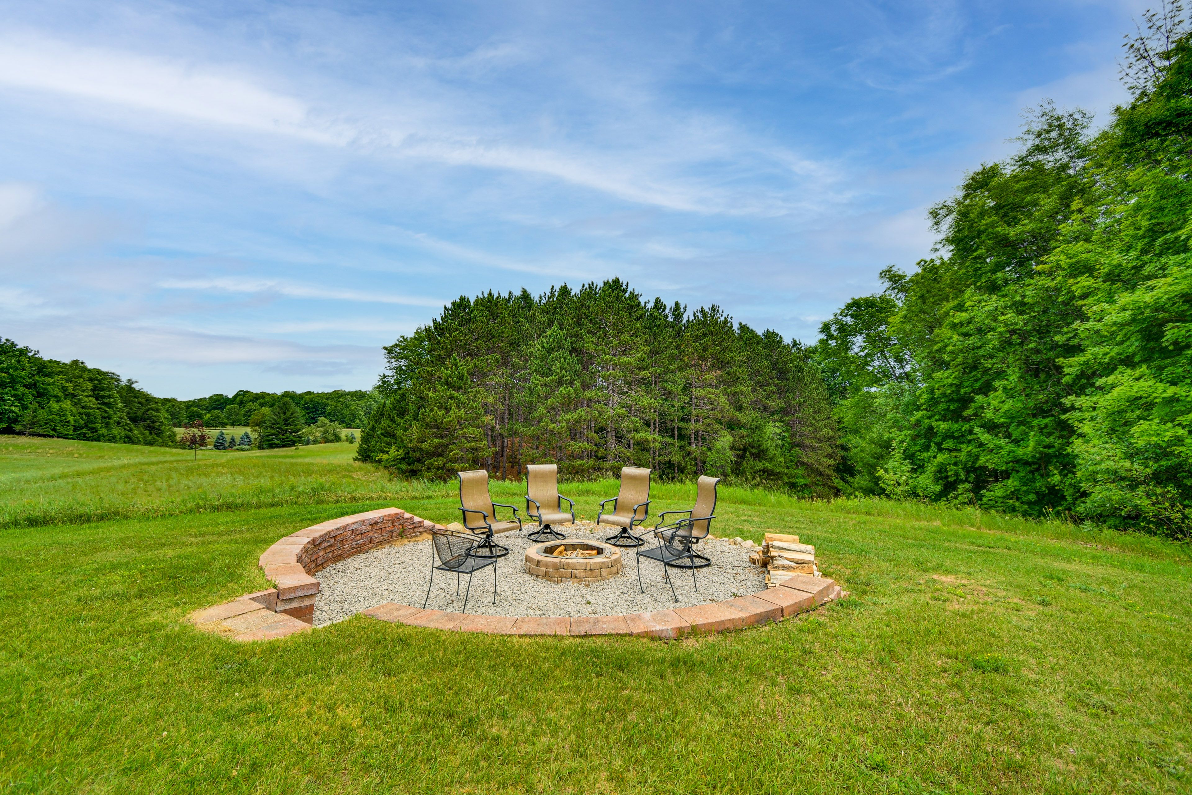 Private Yard | 60-Acre Property