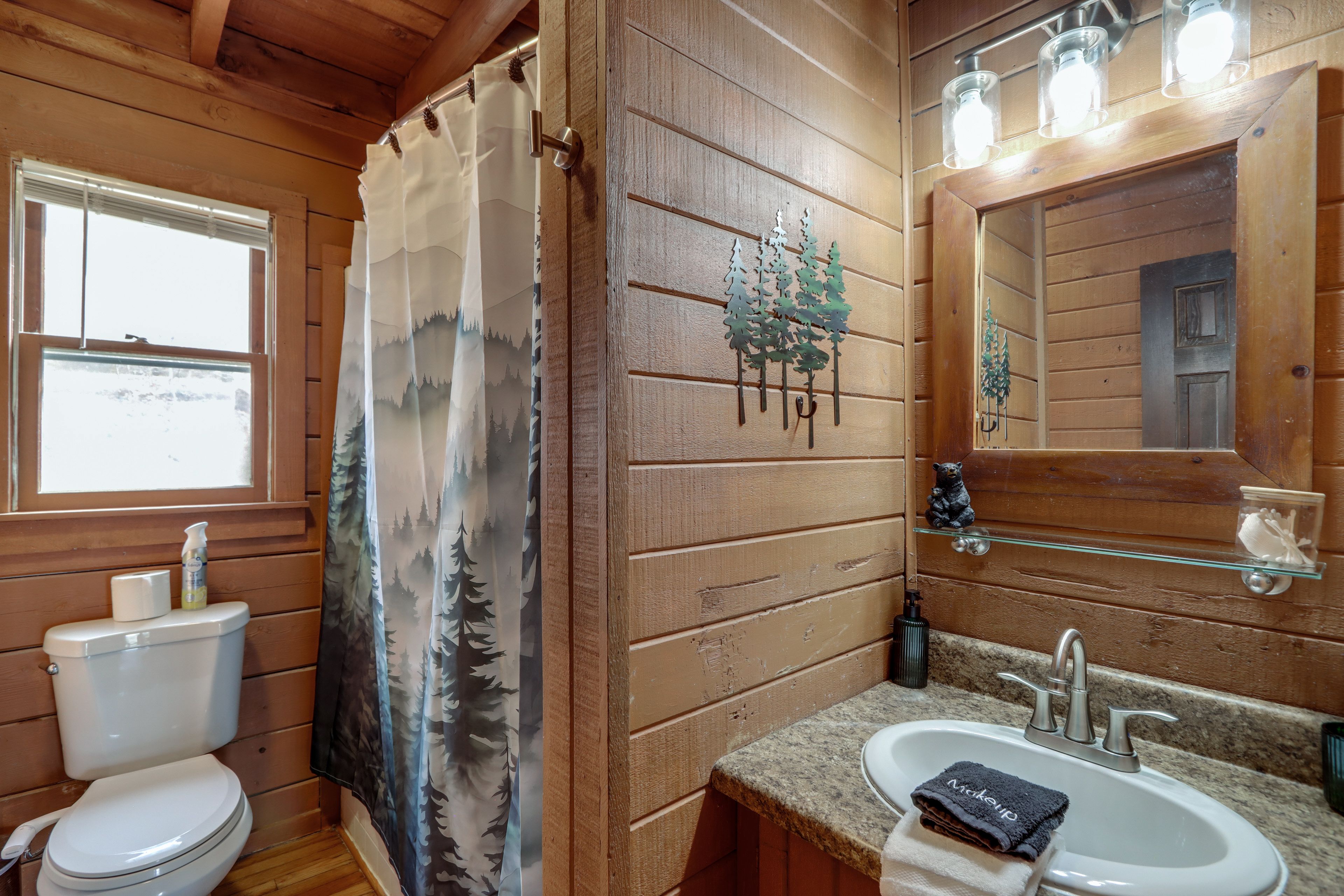 Bathroom | Main Level