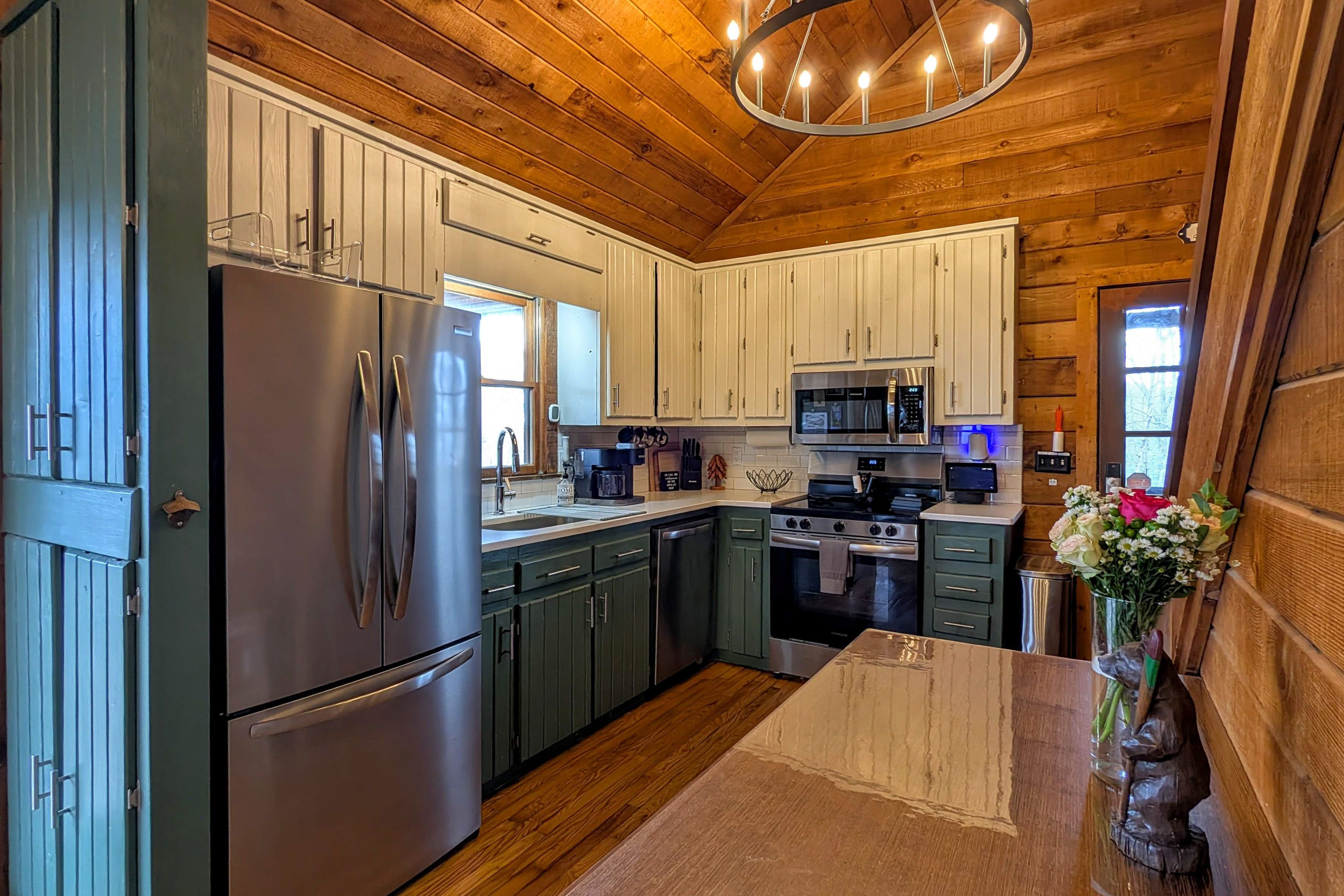 Kitchen | Main Level