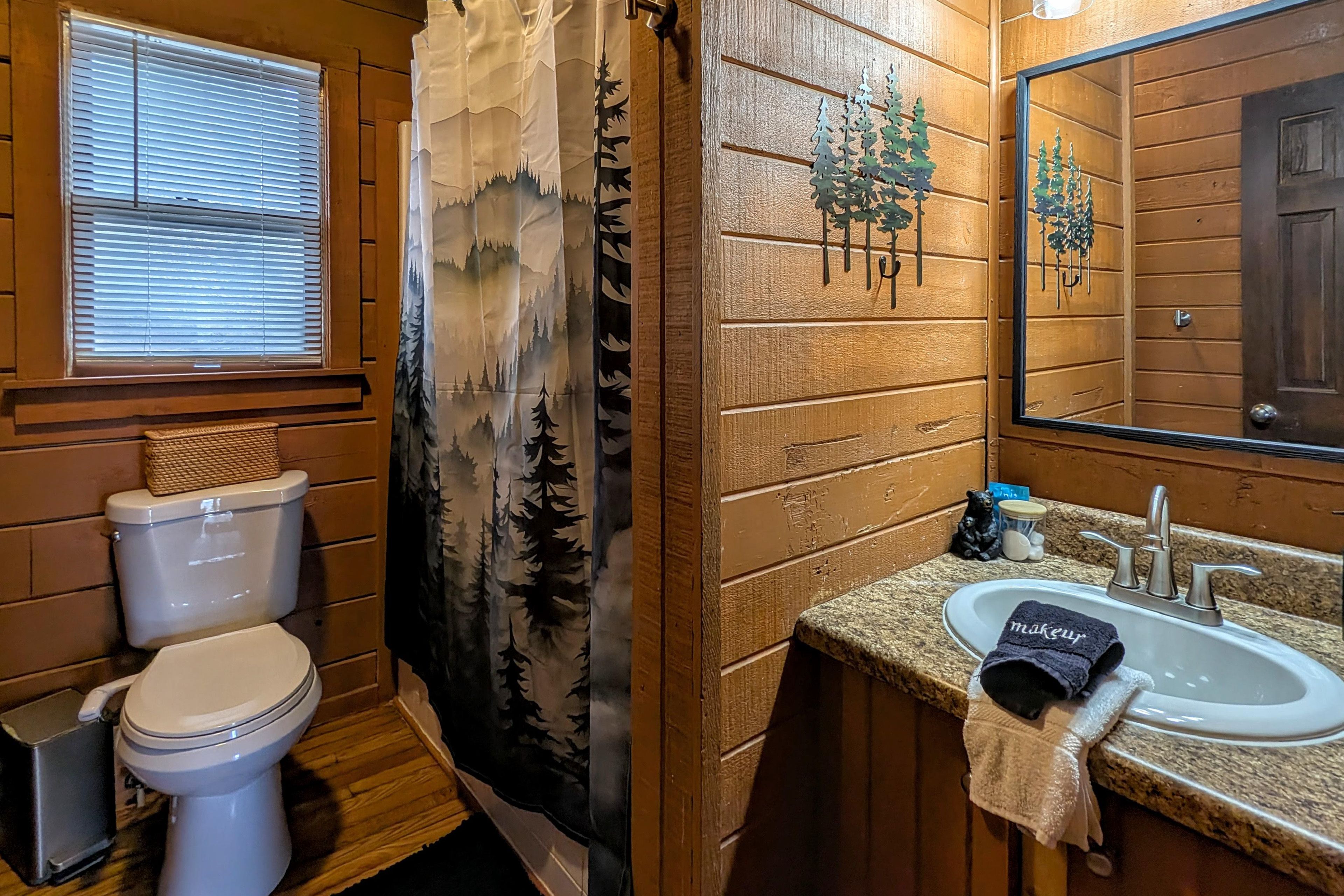 Bathroom | Main Level