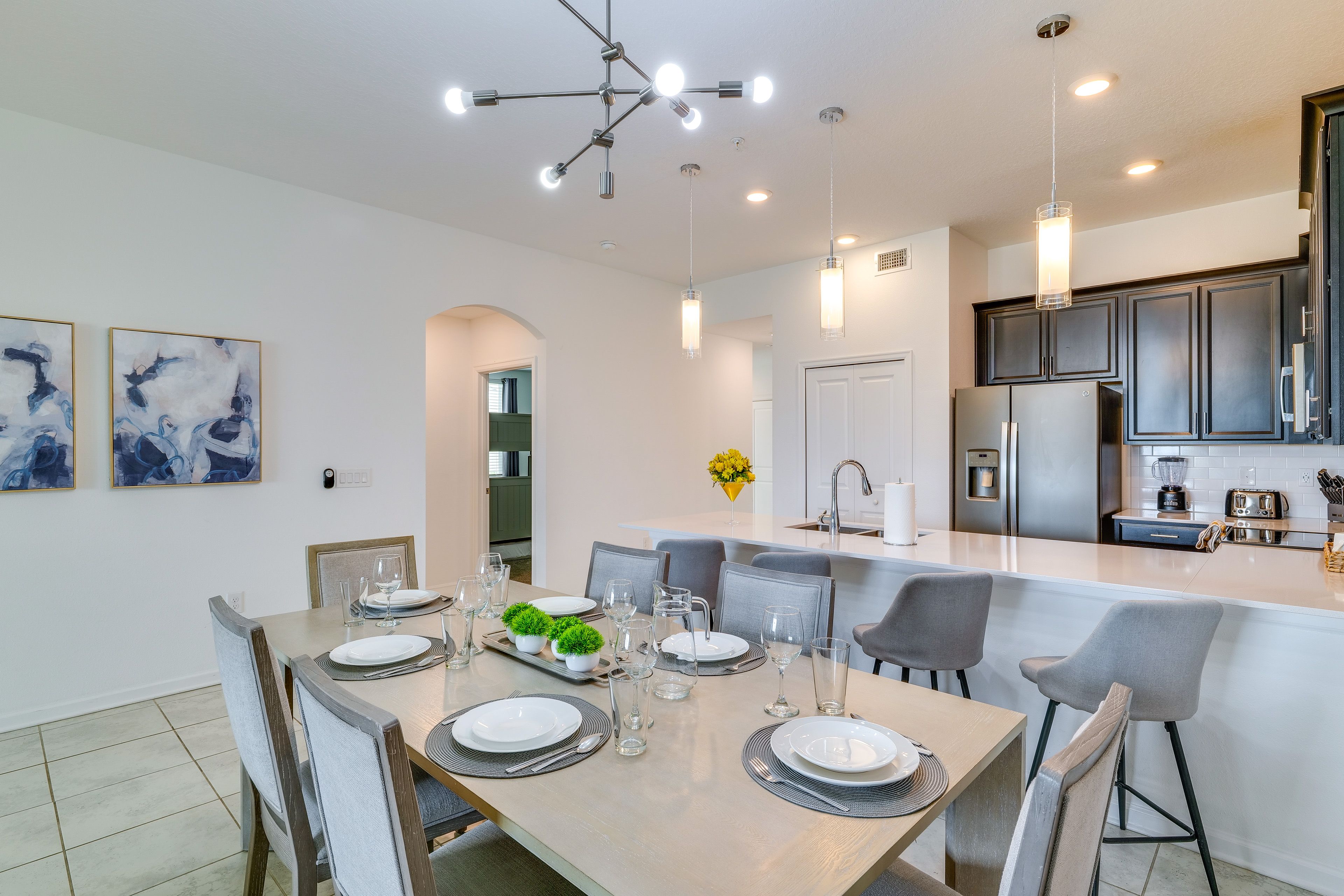 Dining Area | Dishware/Flatware Provided