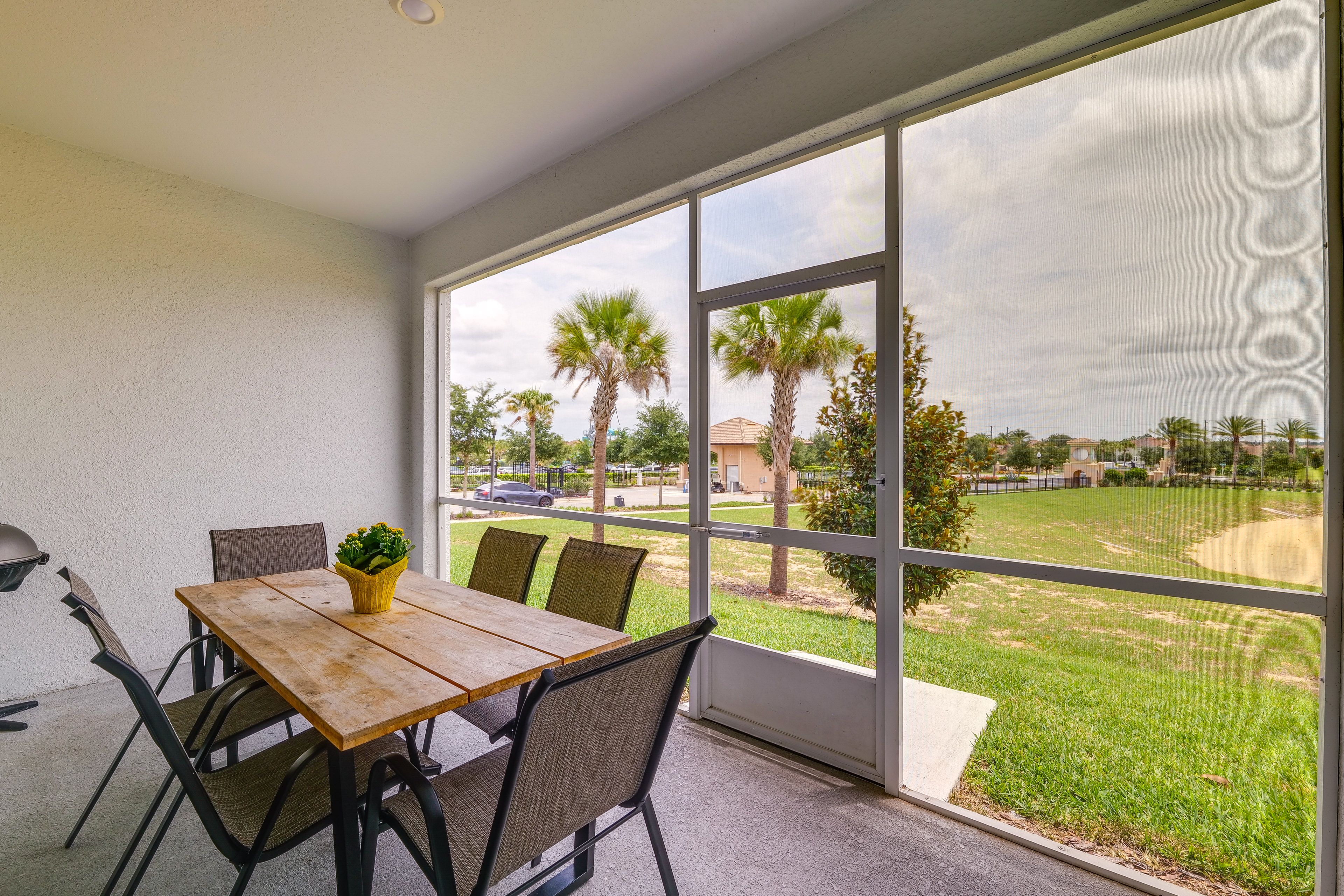Private Lanai | Dining Area