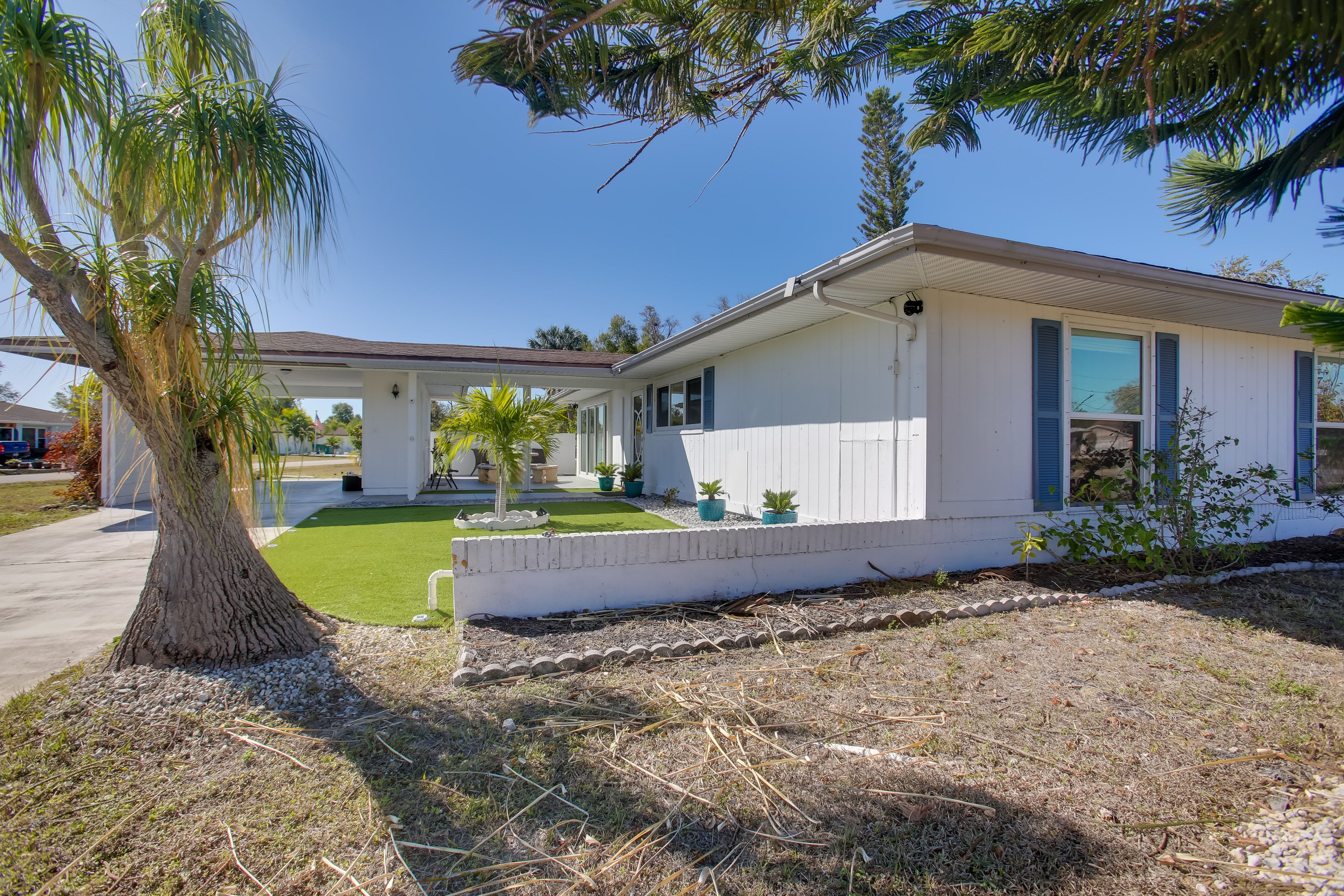 Driveway Parking | 3 Vehicles