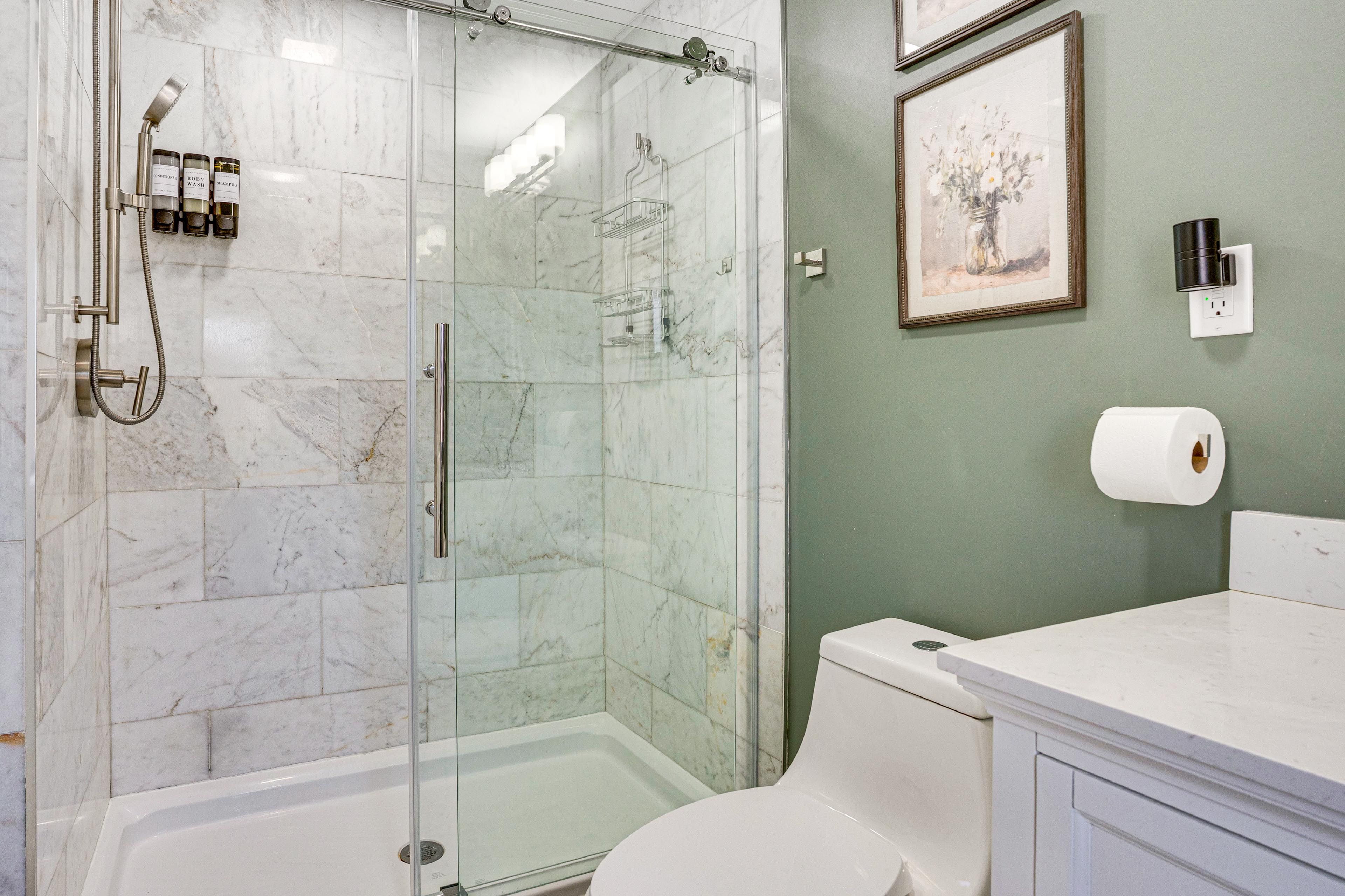 Bathroom | Complimentary Toiletries | 1st Floor