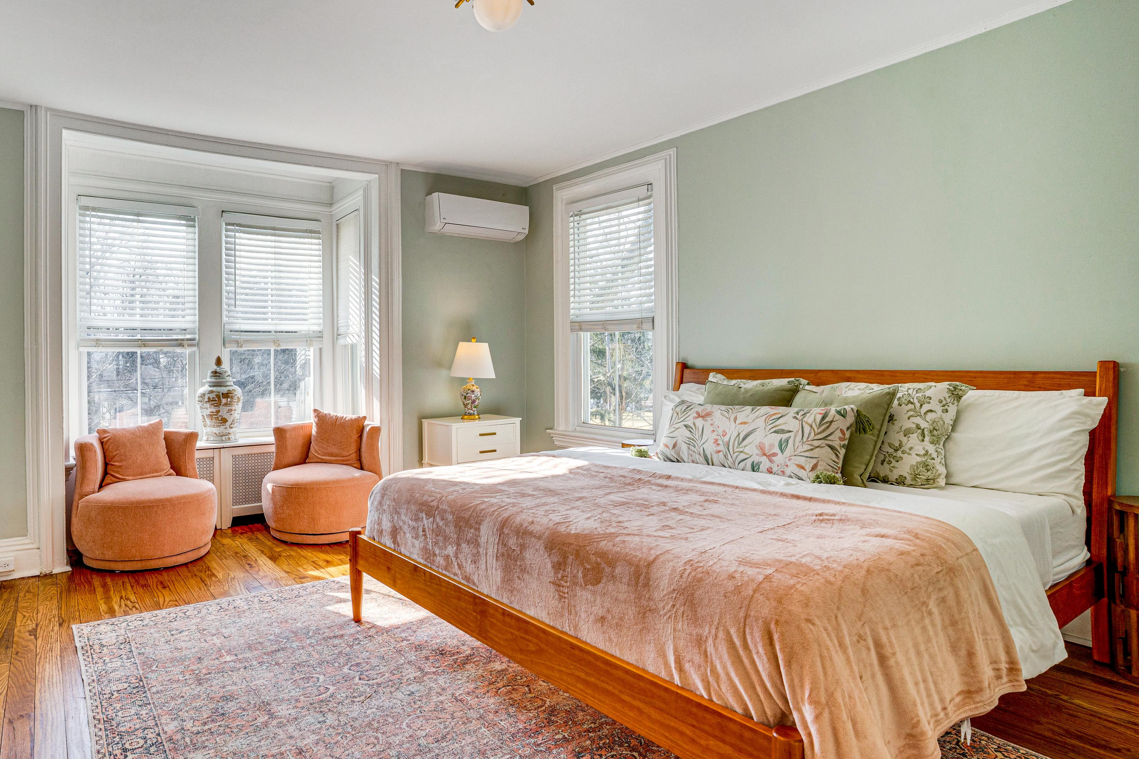 Bedroom 2 | King Bed | 2nd Floor