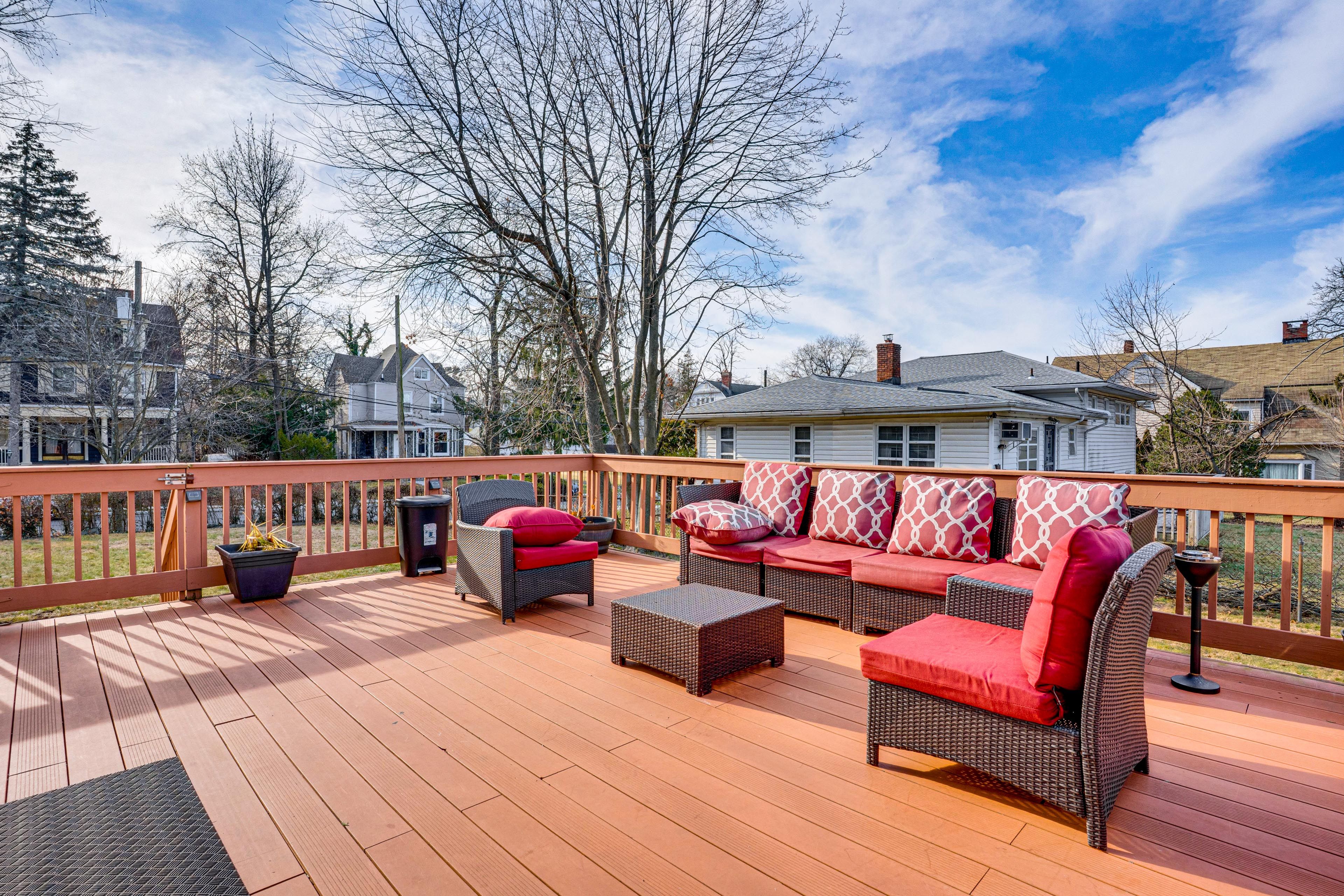 Private Deck | Outdoor Seating