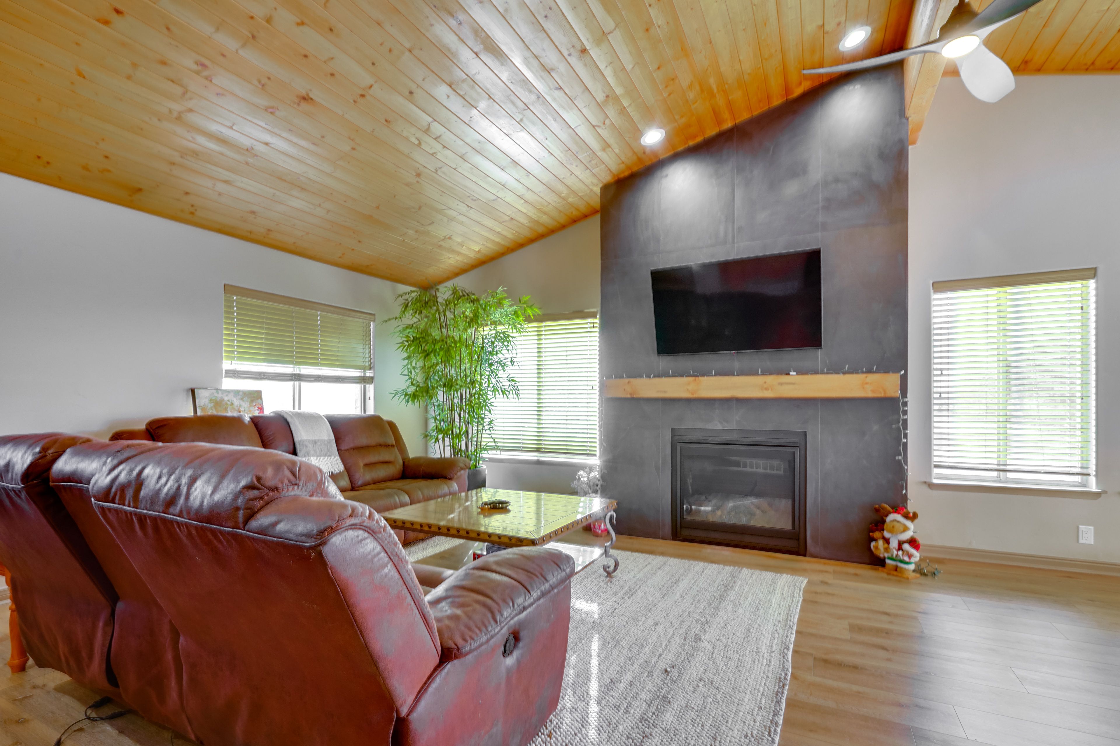 Living Room | Main Floor