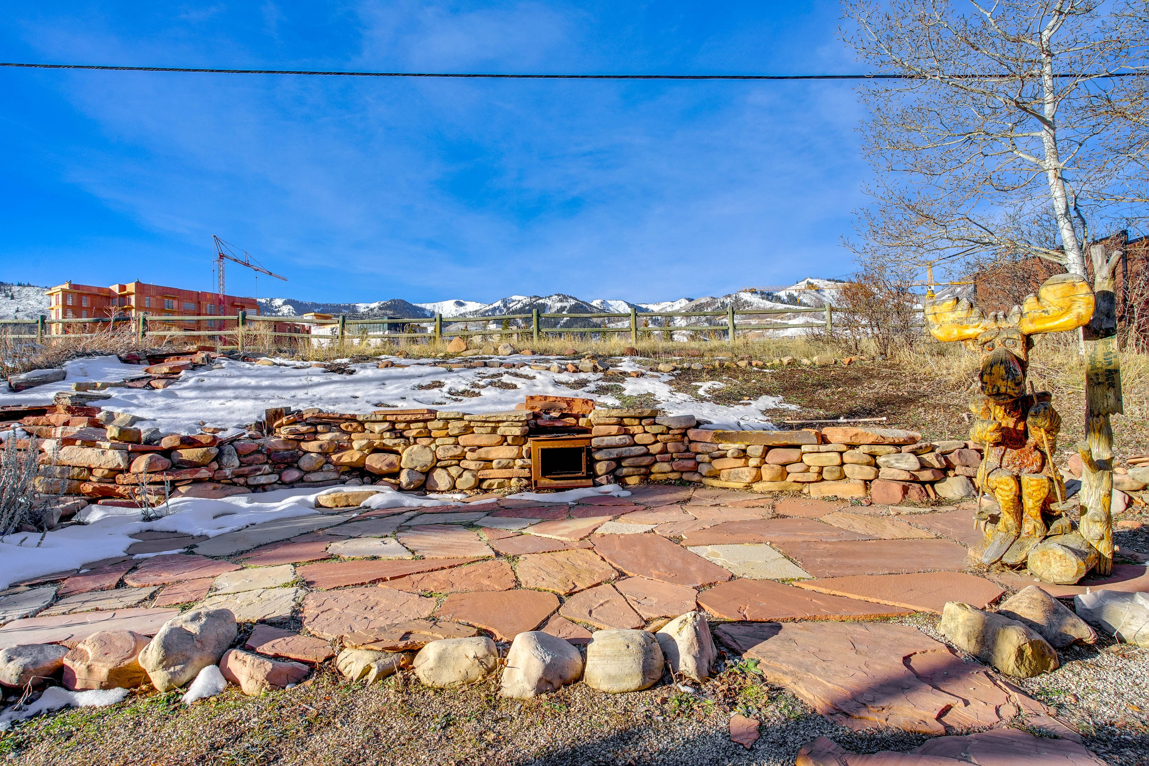 Backyard Patio | Canyon Resort Slope View