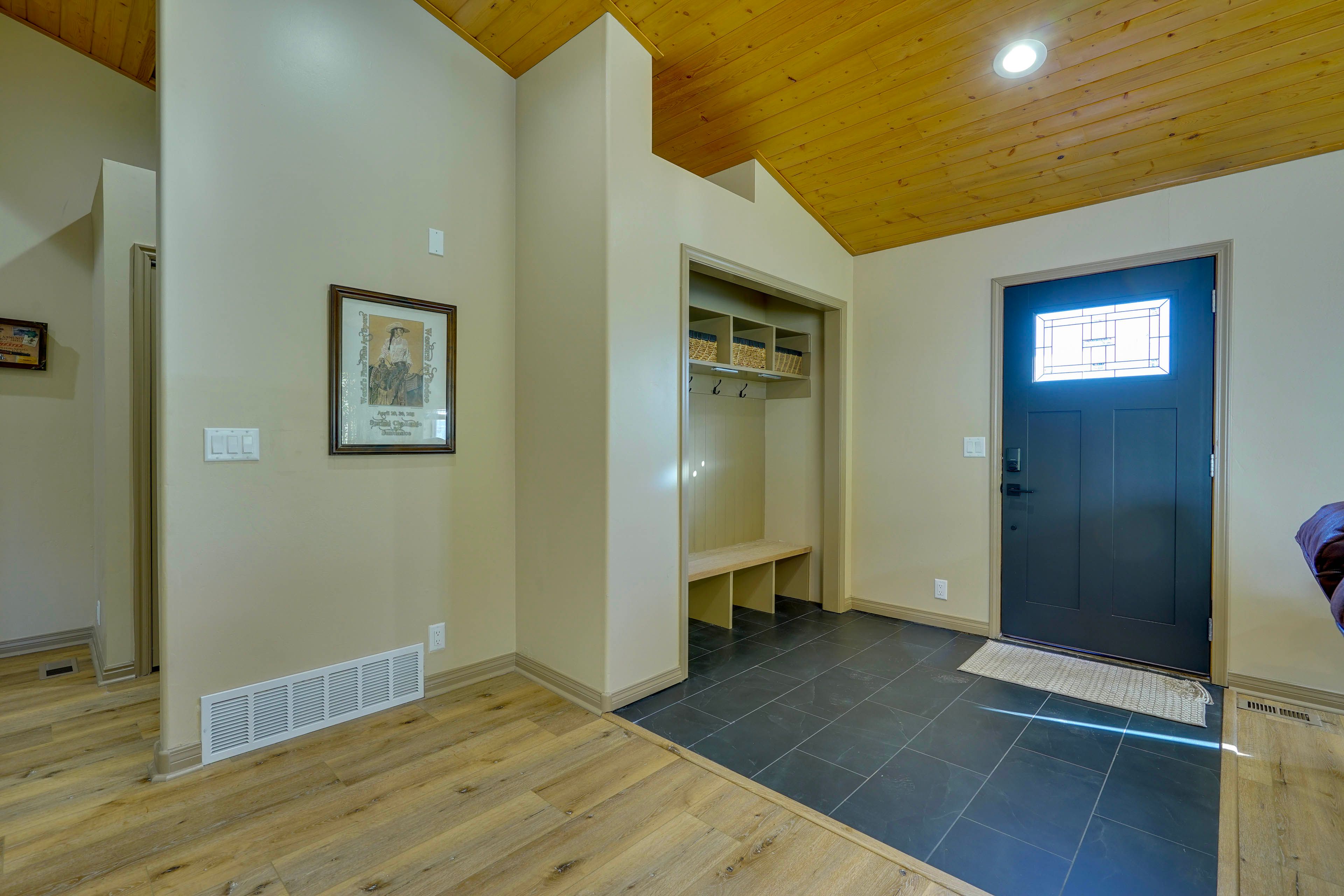 Entryway | Main Floor