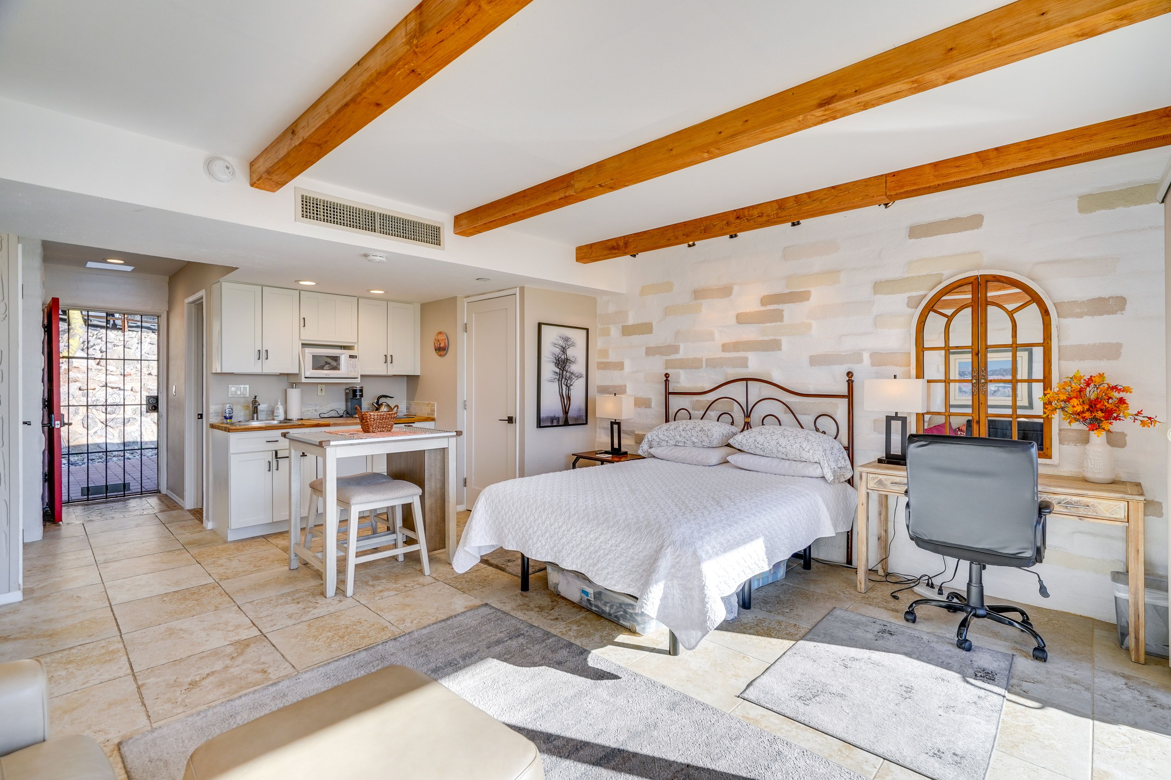 Studio Interior | Desk