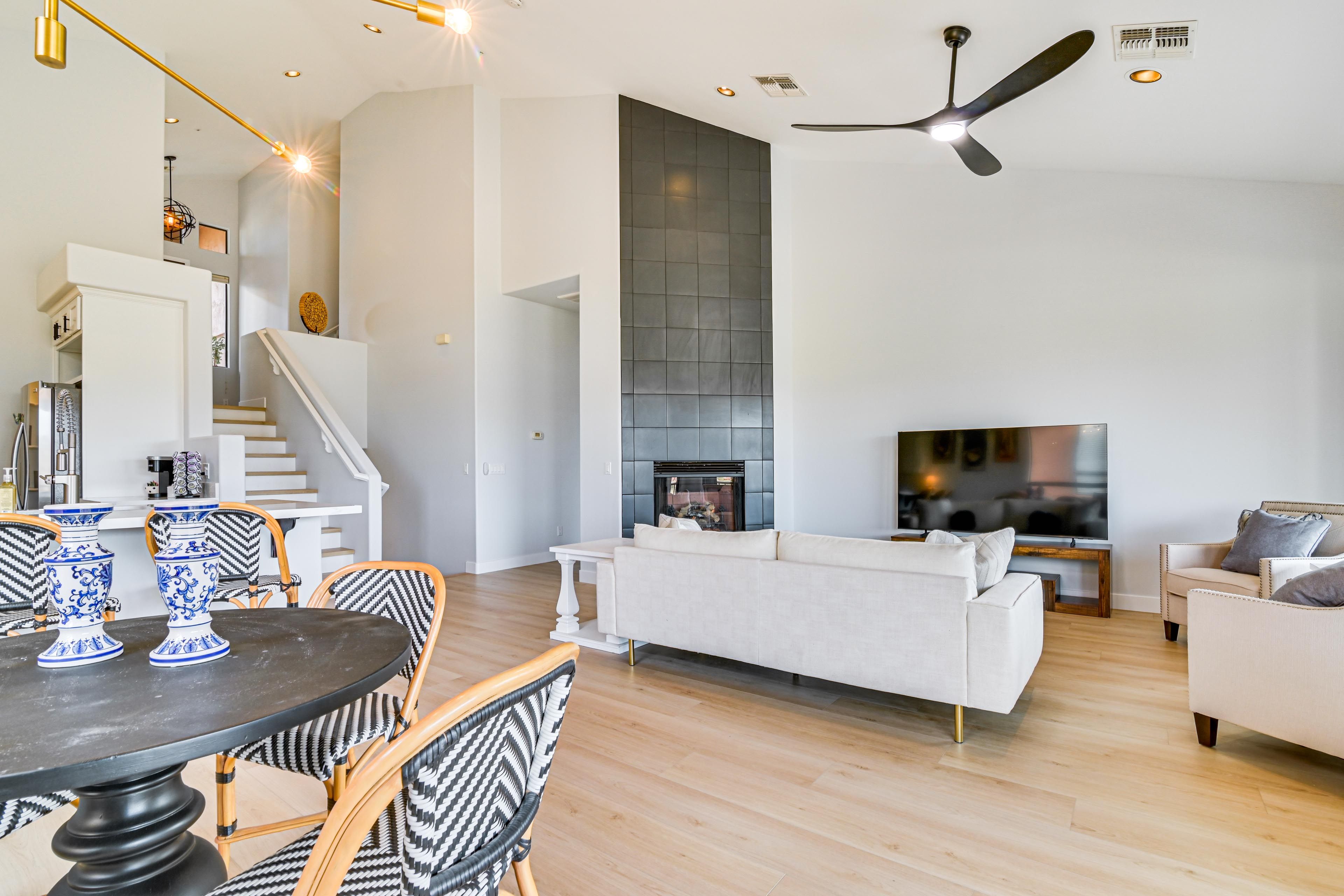 Dining Area | Main Level