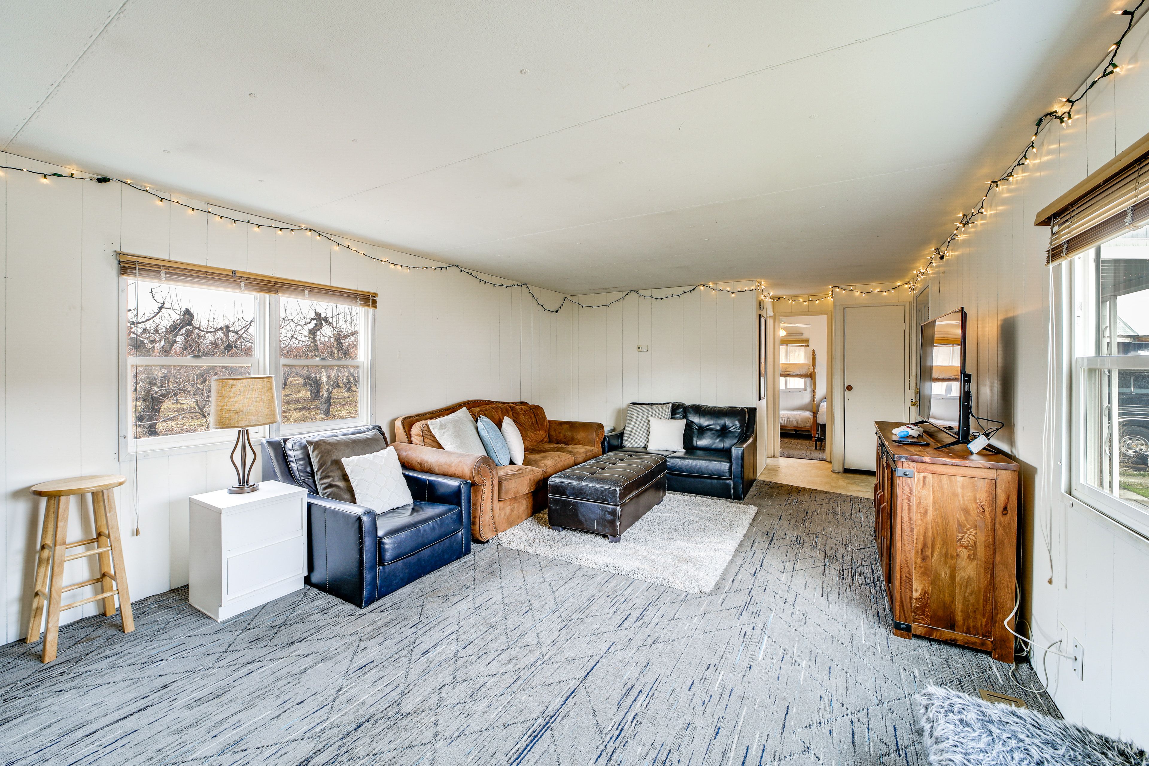 East Wenatchee Vacation Rental | 2BR | 2BA | 990 Sq Ft