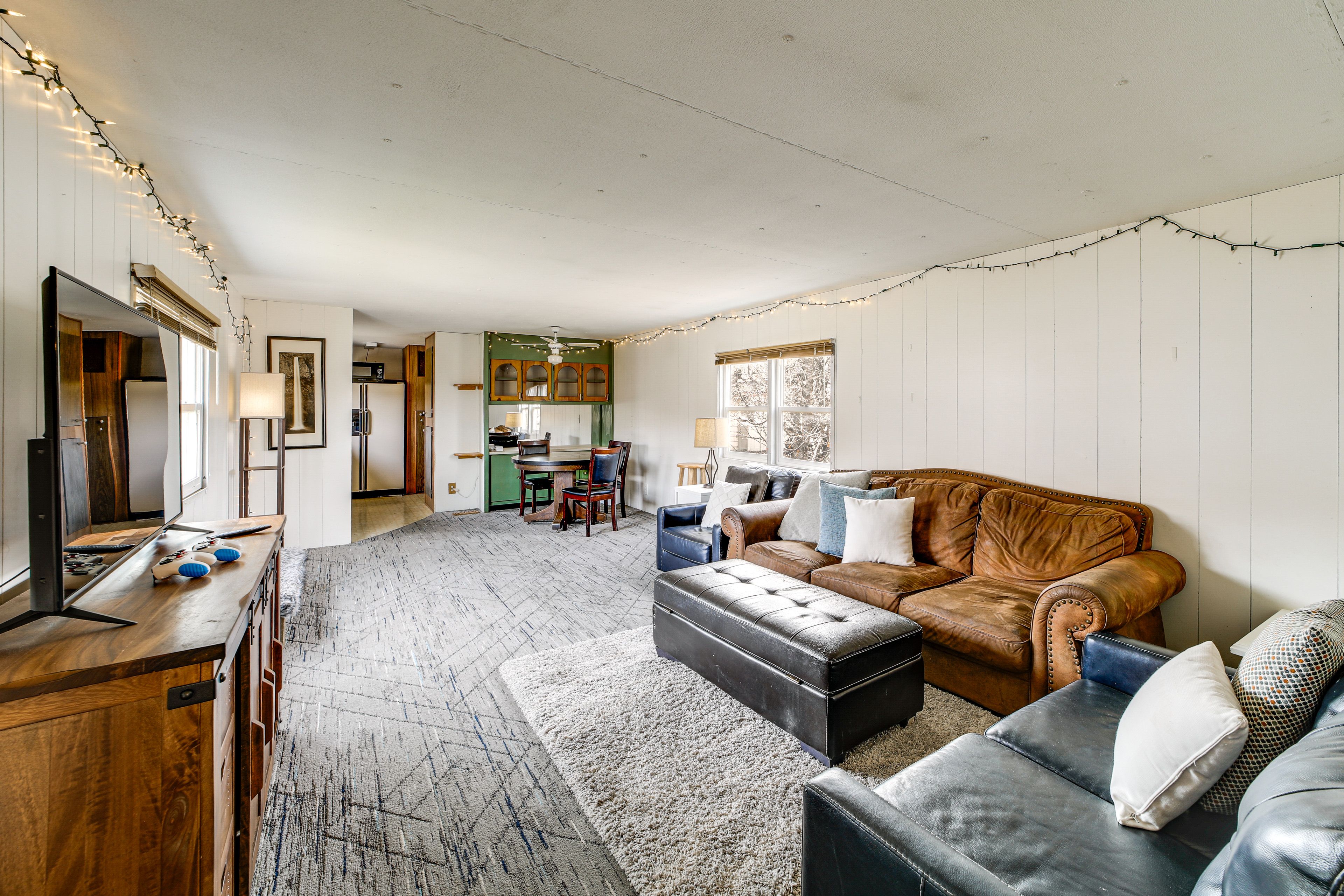 Living Room | Queen Sleeper Sofa