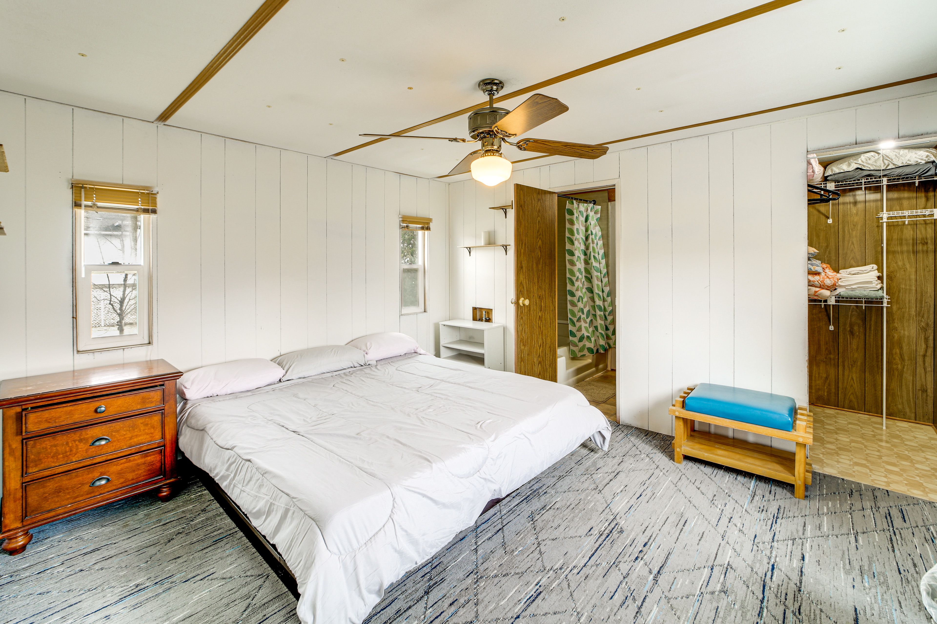 Bedroom 1 | King Bed | En-Suite Bathroom | Walk-In Closet