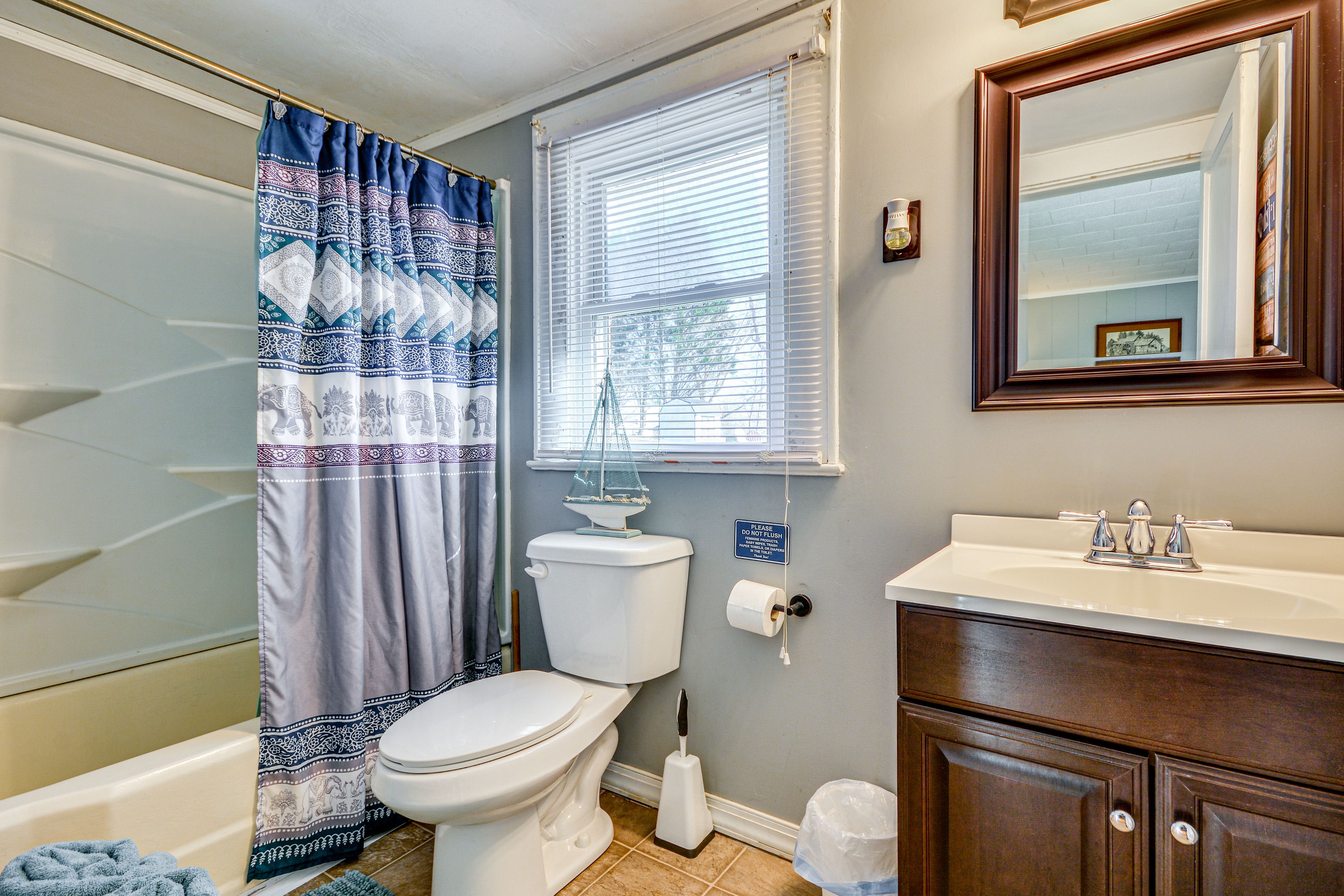 Bathroom | Towels Provided