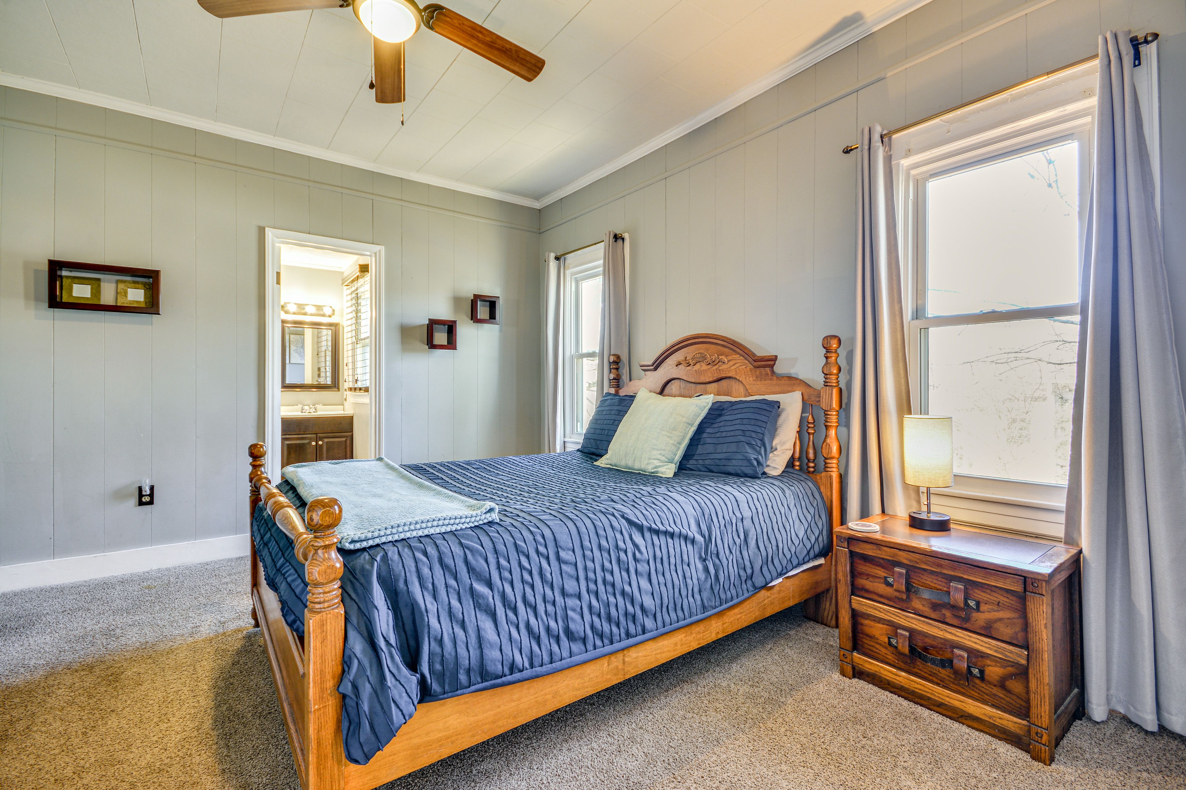 Bedroom 1 | Queen Bed | Flat-Screen TV