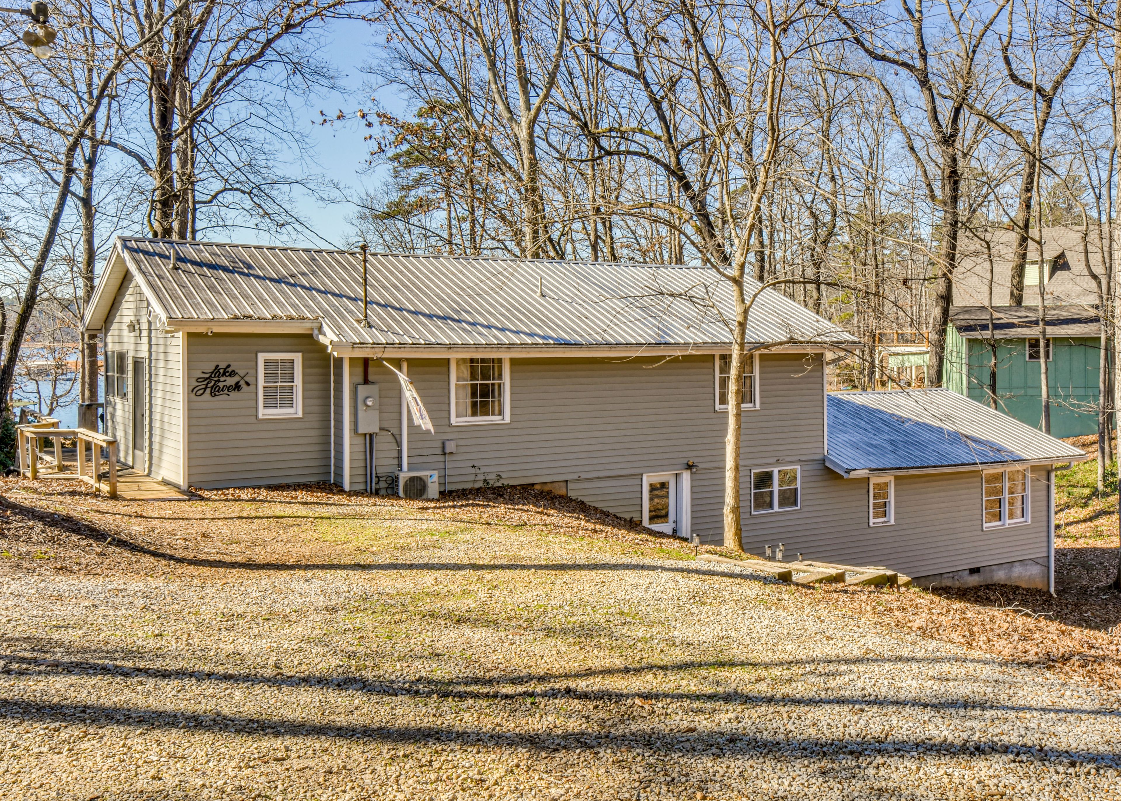 Parking | Driveway (4 Vehicles)
