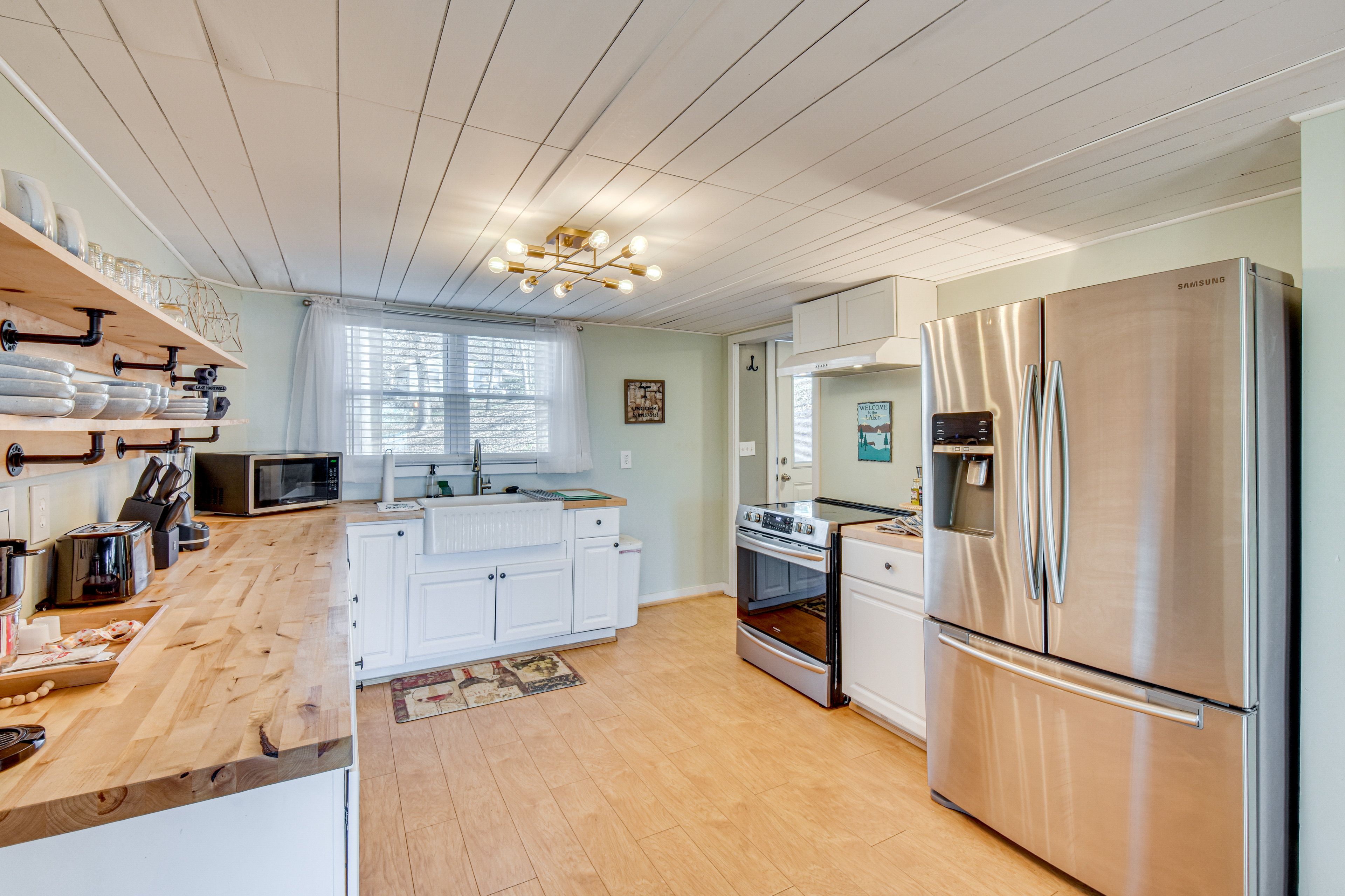 Kitchen | Toaster | Dishwasher | Lower Level