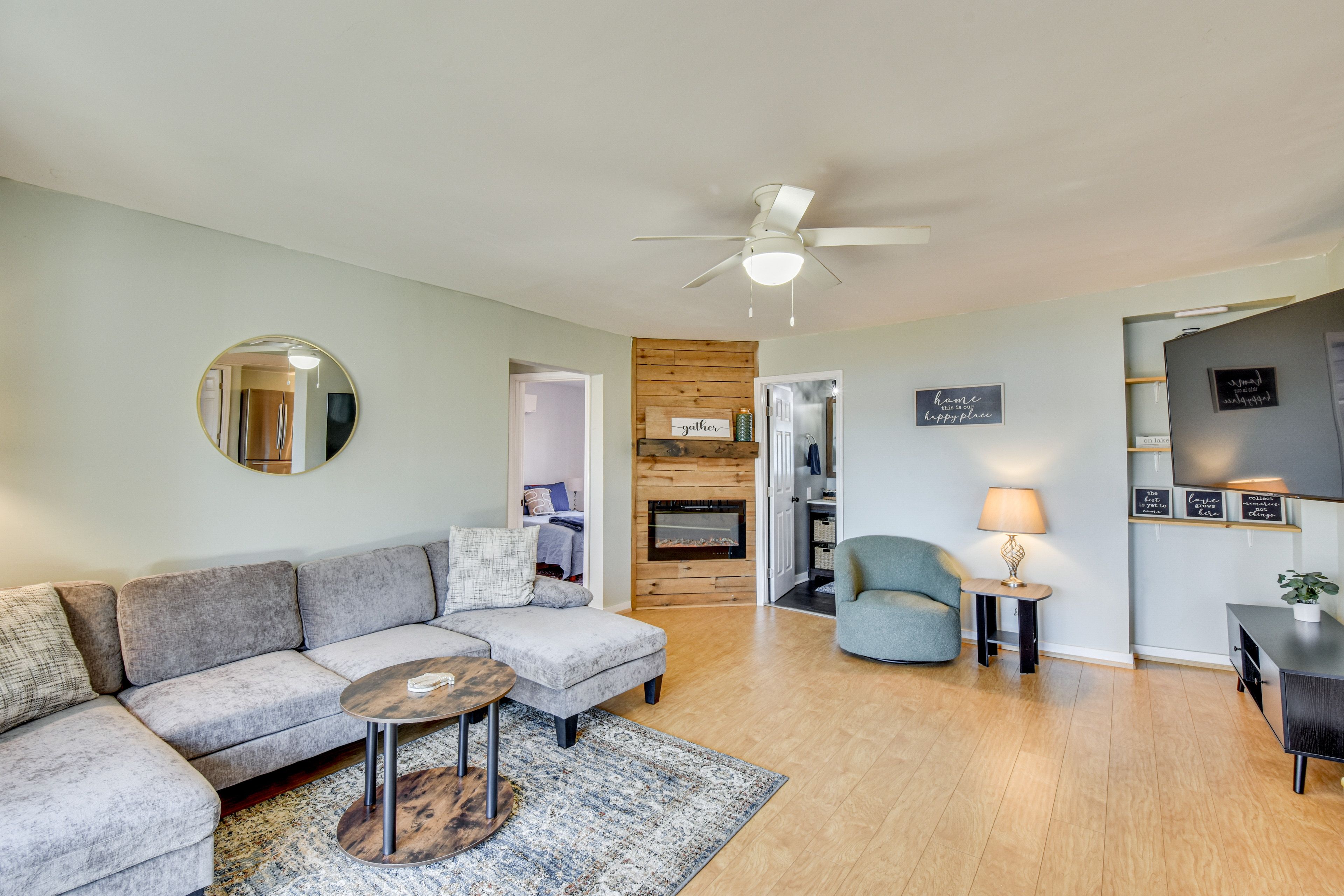 Living Room | Smart TV | Fireplace | Lower Level