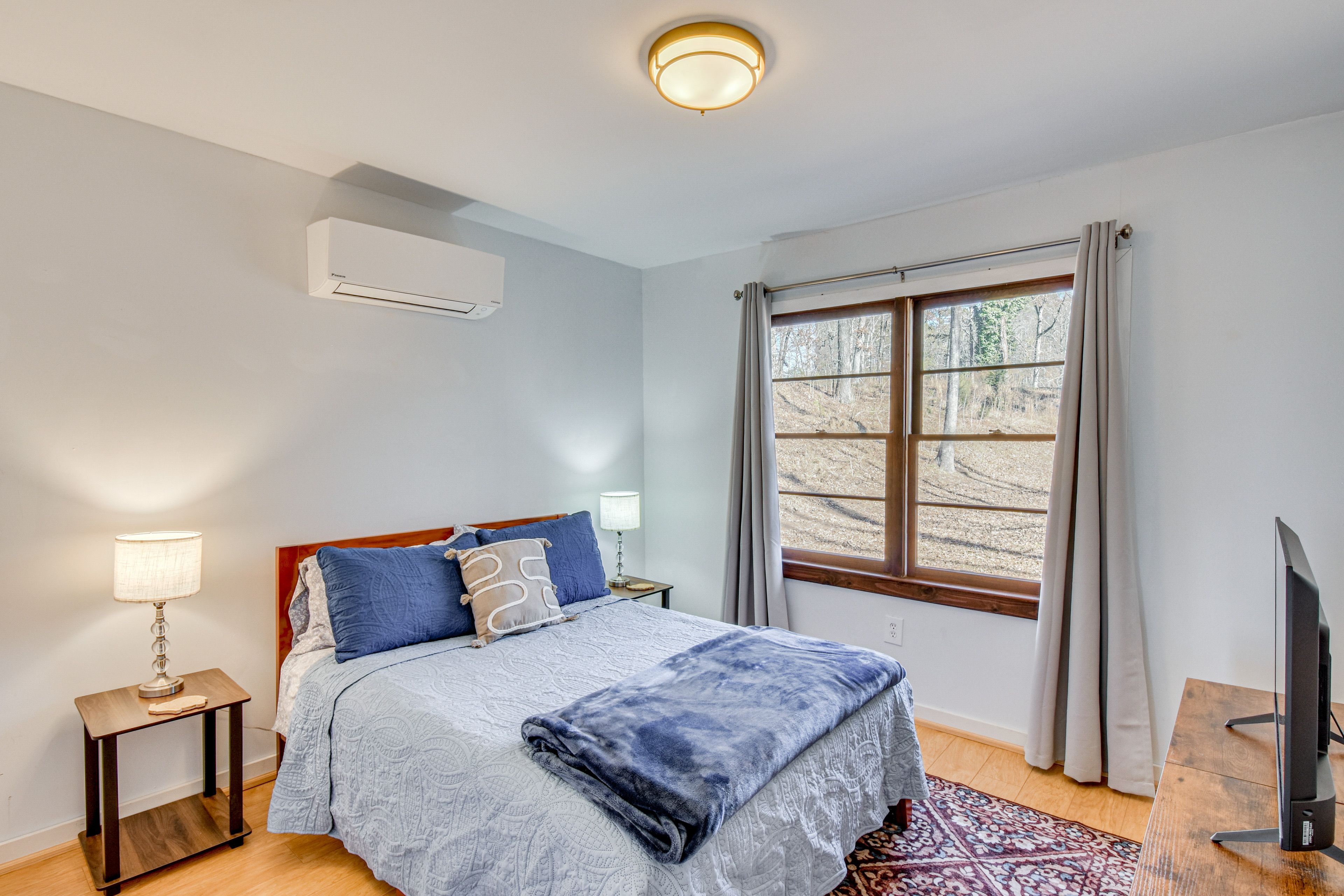 Bedroom 4 (Lower-Level Unit) | Full Bed