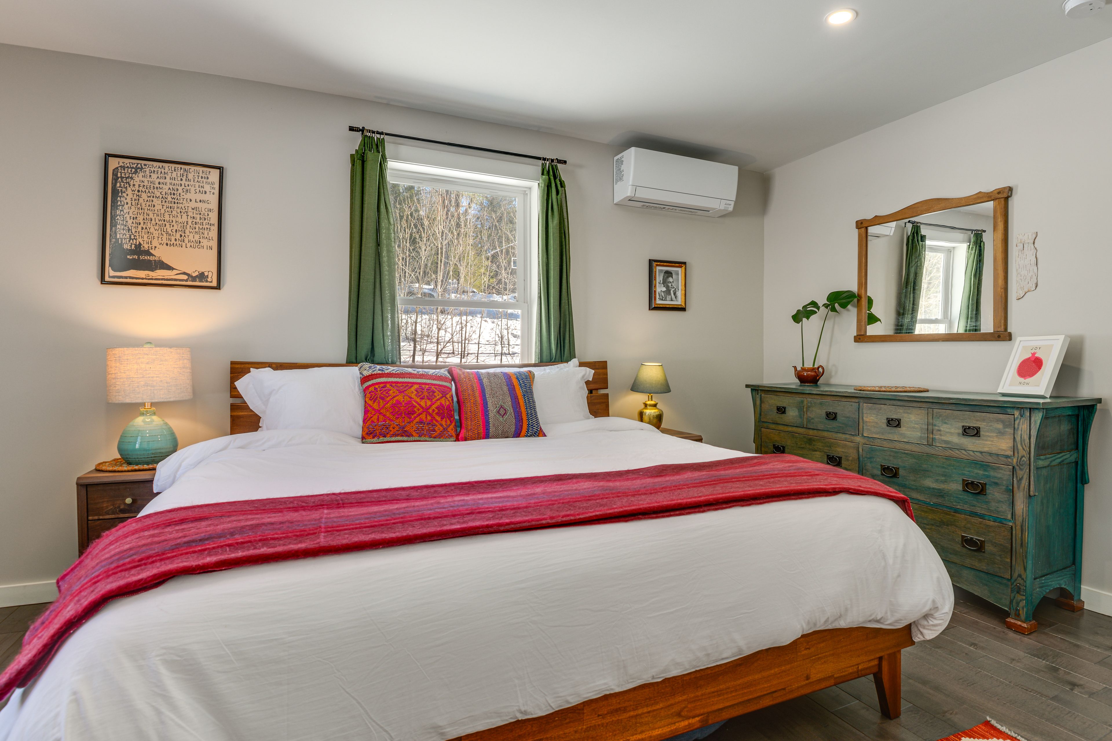 Bedroom 1 | King Bed | 1st Floor