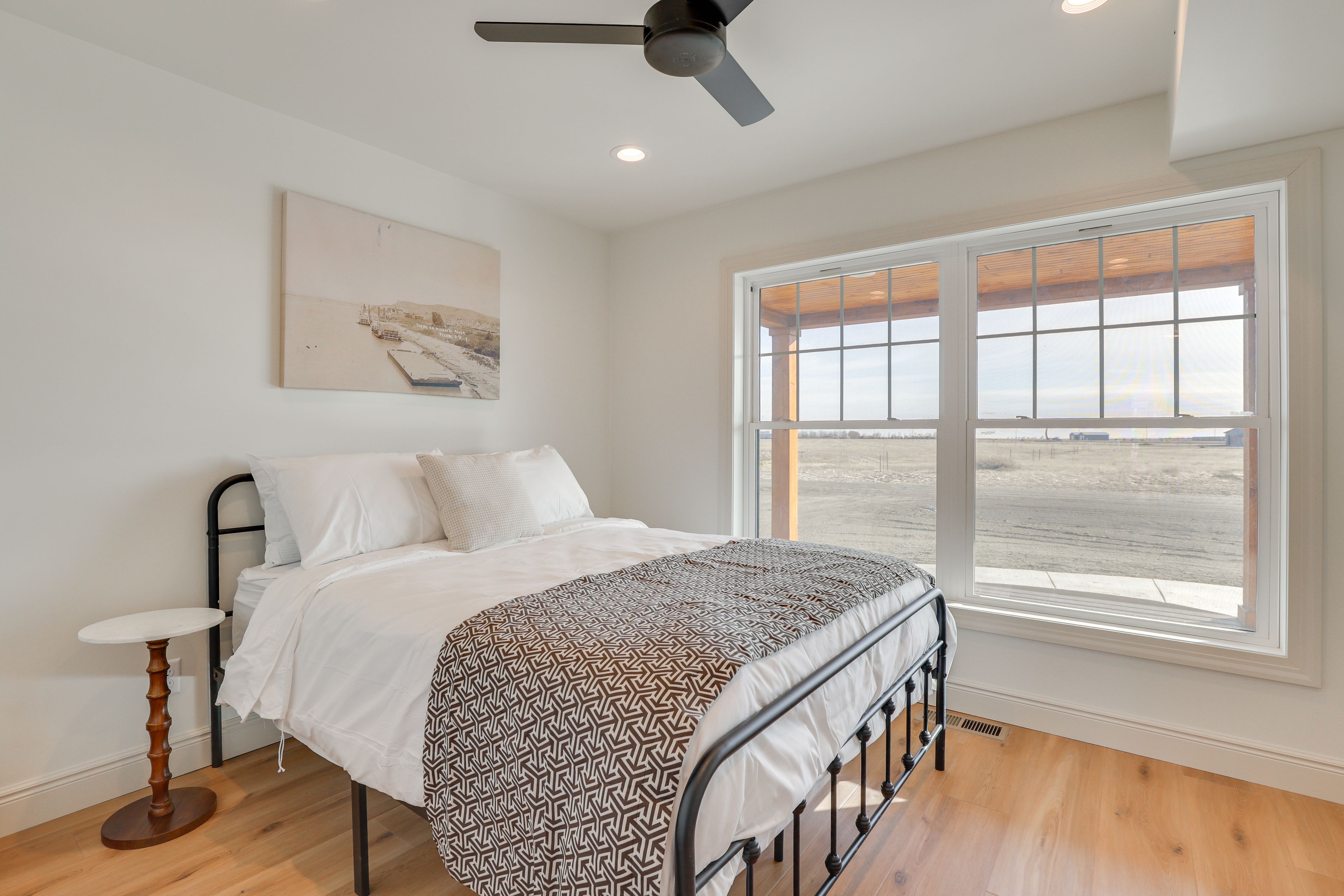 Bedroom 2 | Queen Bed | 1st Floor