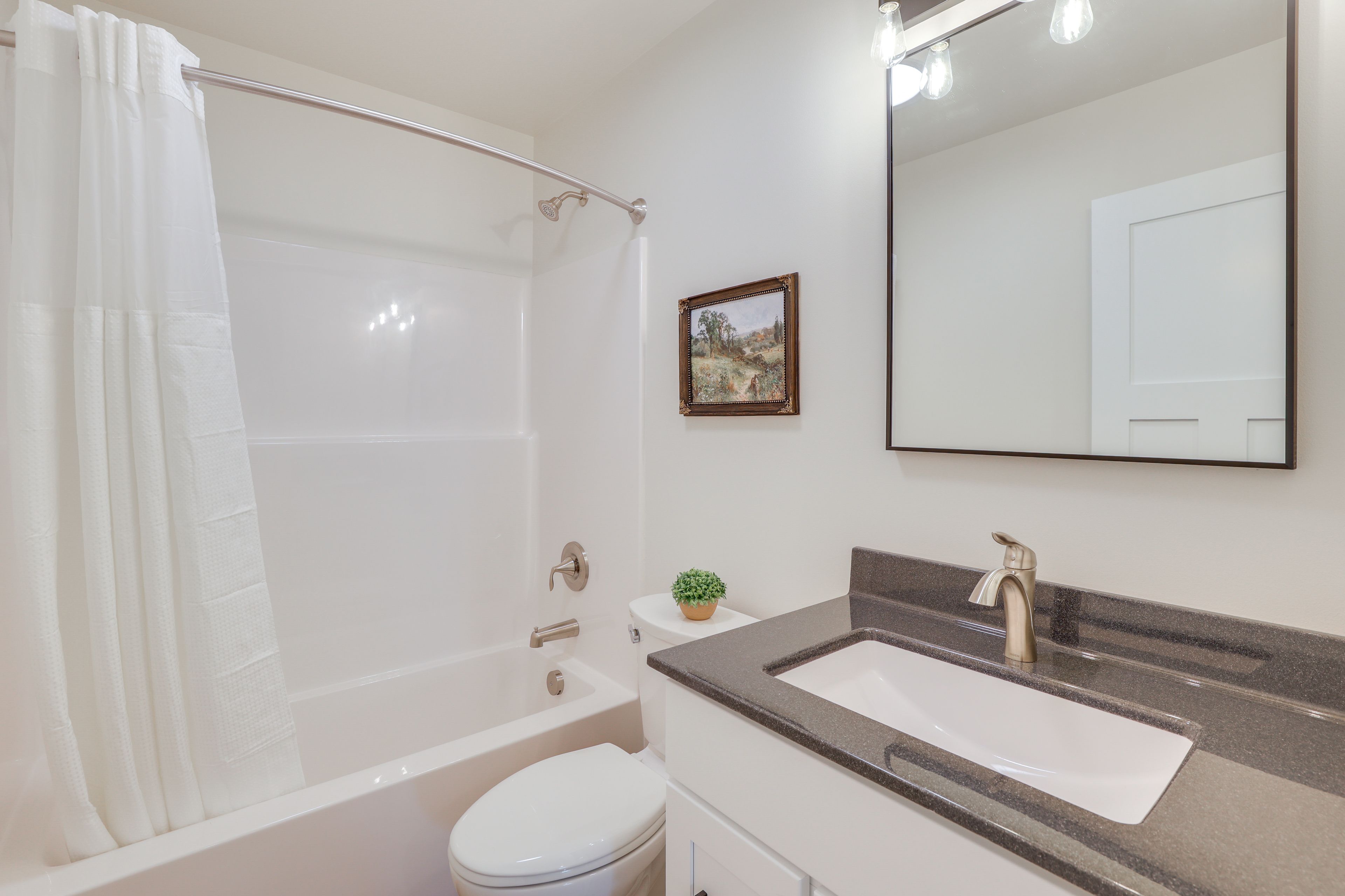 Full Bathroom | 1st Floor