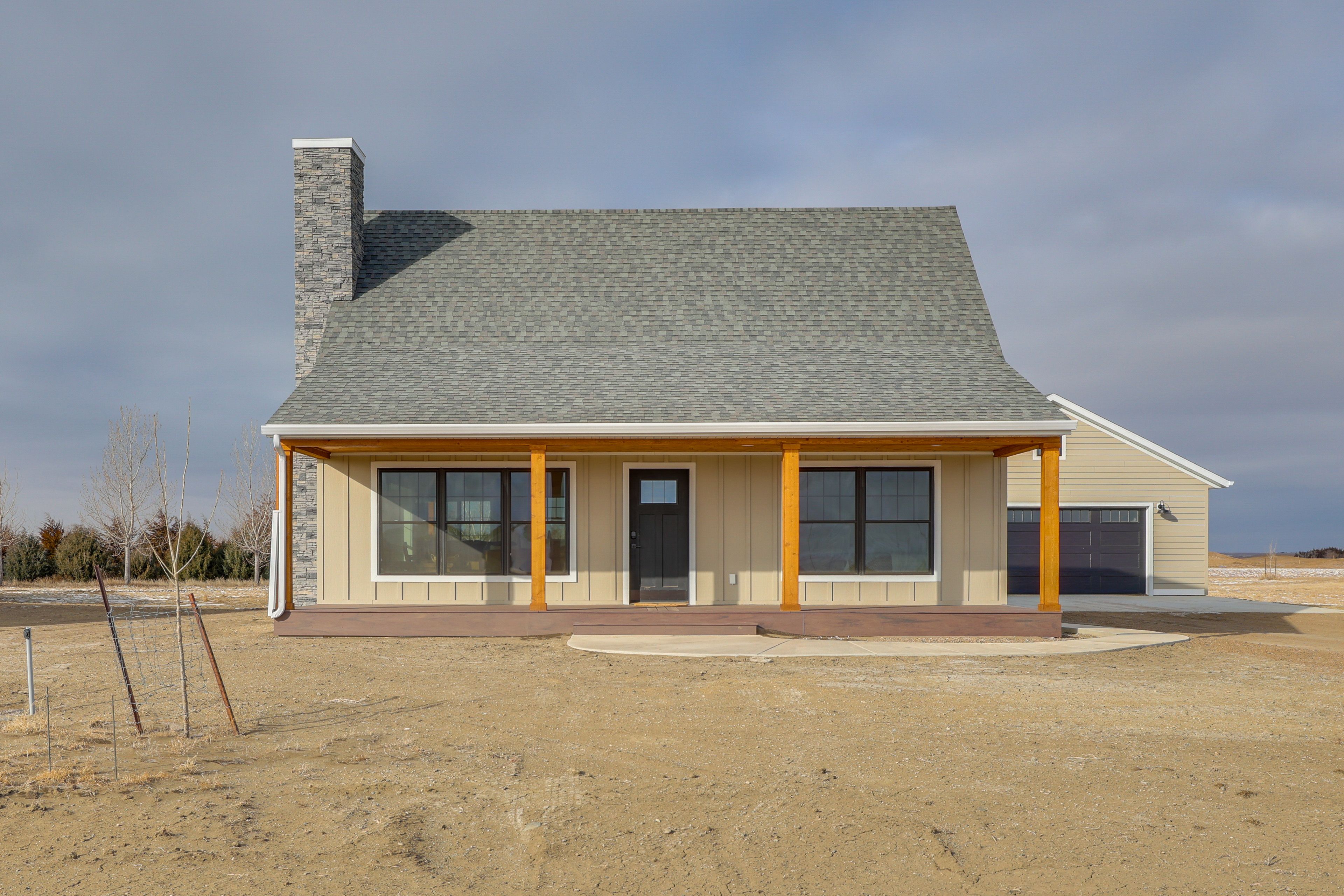 Property Exterior | Garage/Driveway (2 Vehicles Max) | Boat Trailer Parking