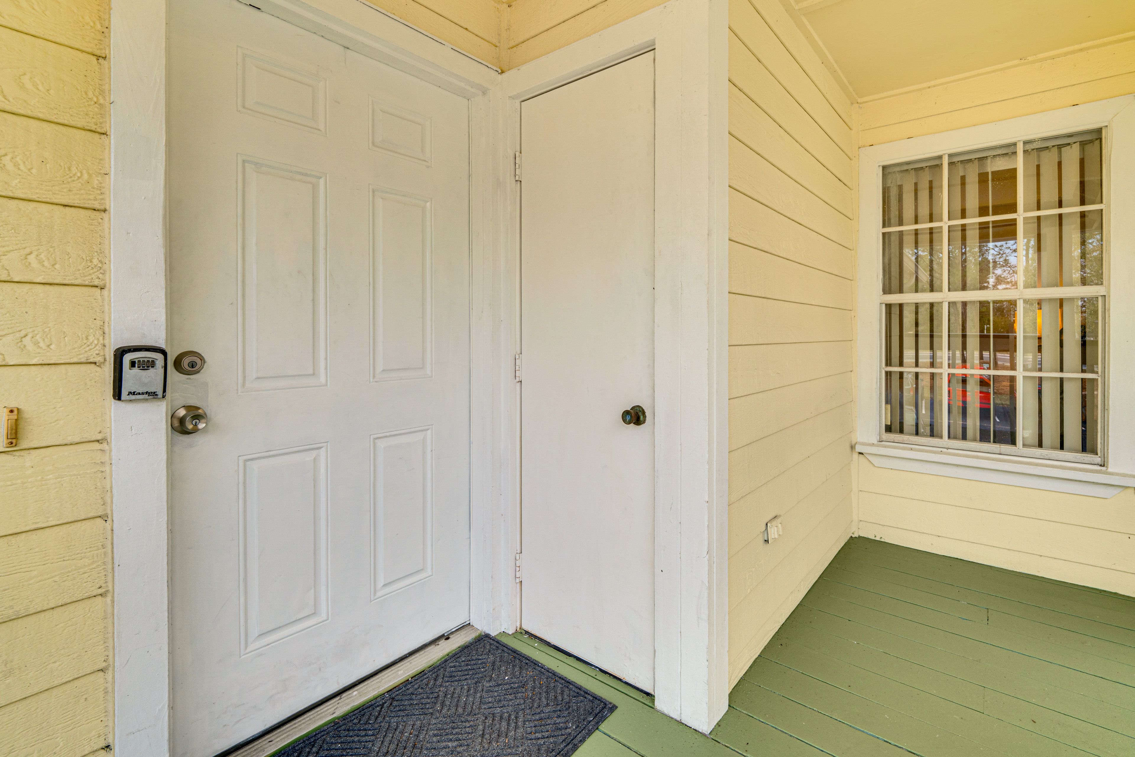 Exterior | Entryway