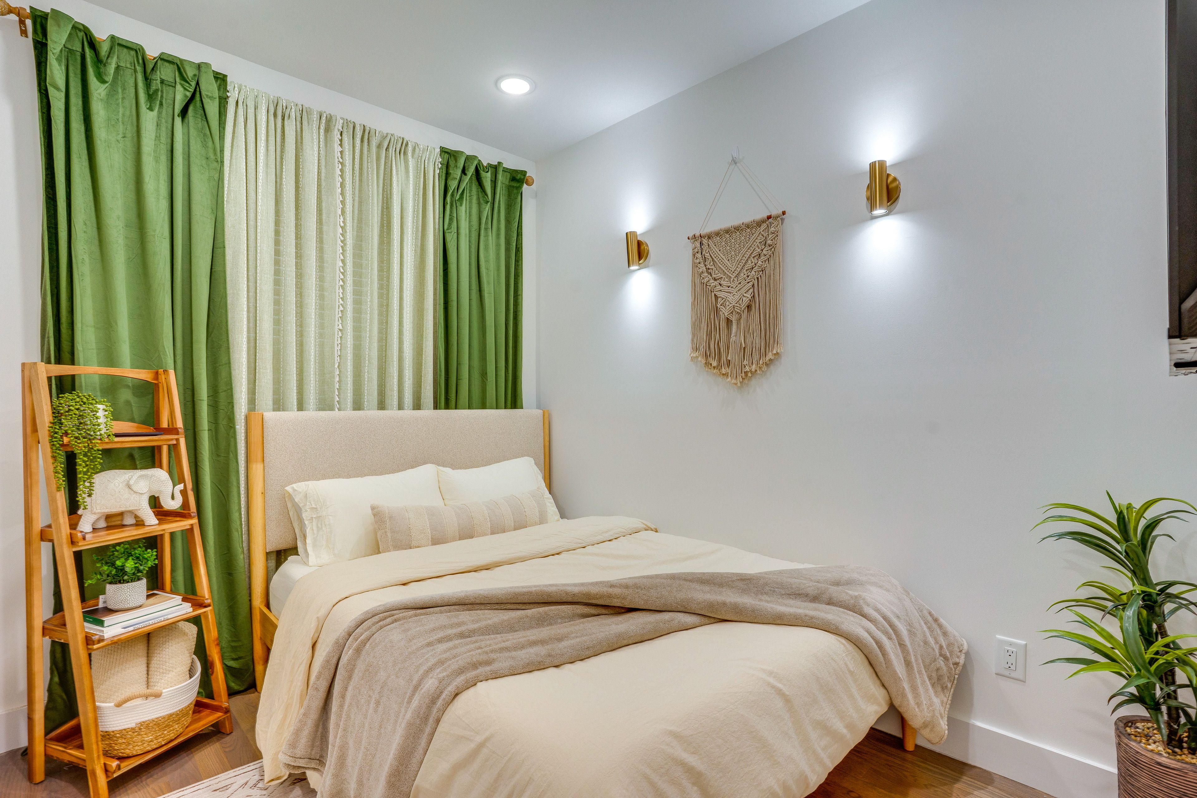 Bedroom 6 (Detached Unit) | Queen Bed | 2nd Level