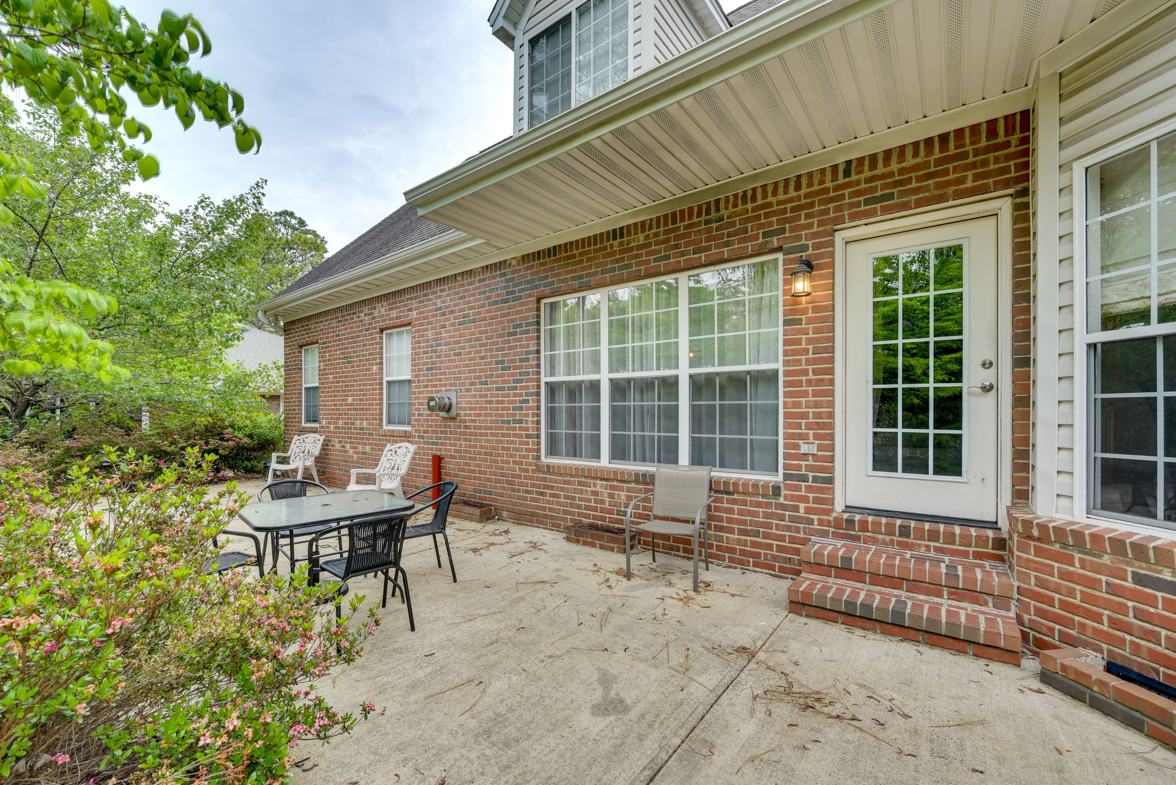 Furnished Patio | Outdoor Dining | Gas Grill