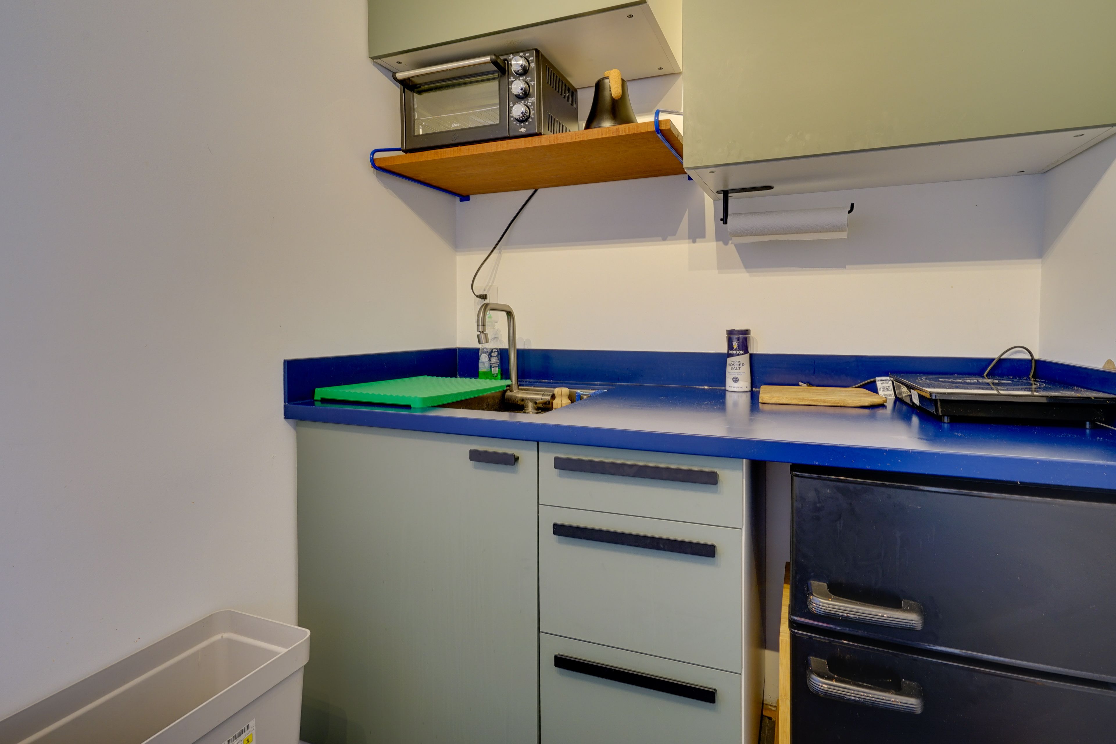 Kitchenette | Dishware/Flatware Provided | Main Level