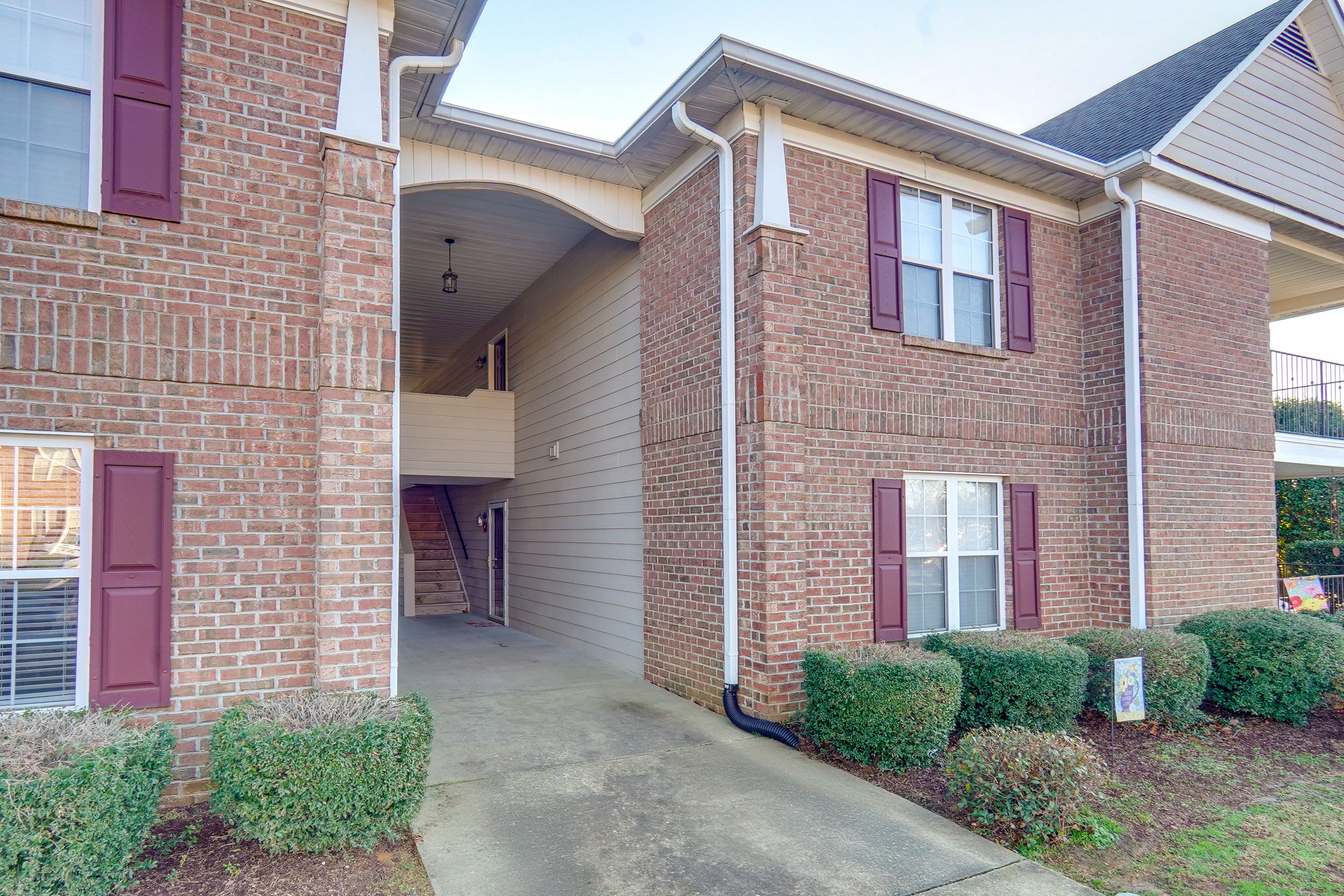 Parking | Community Lot (First-Come, First-Served)