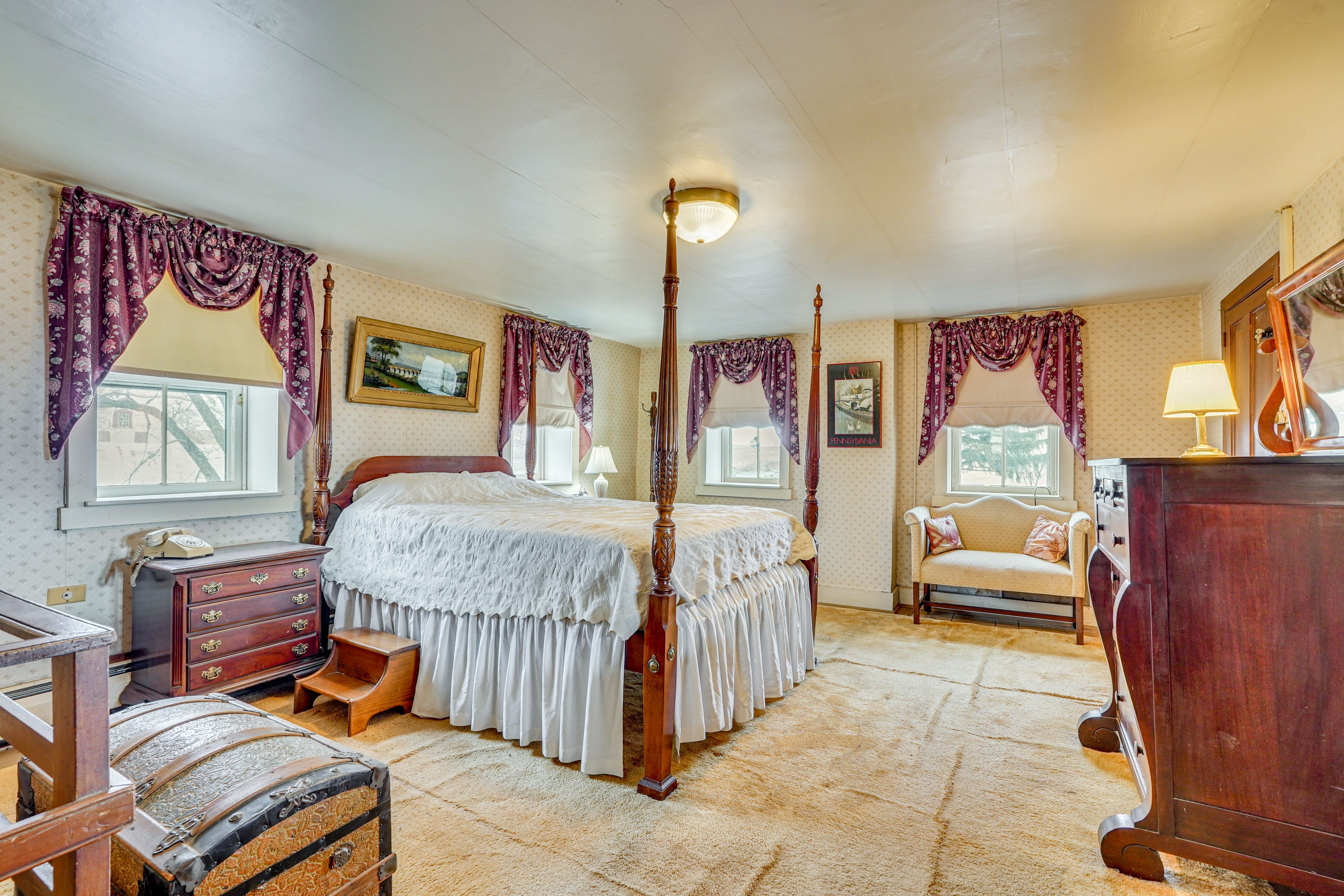 Bedroom 1 | Queen Bed | 2nd Floor