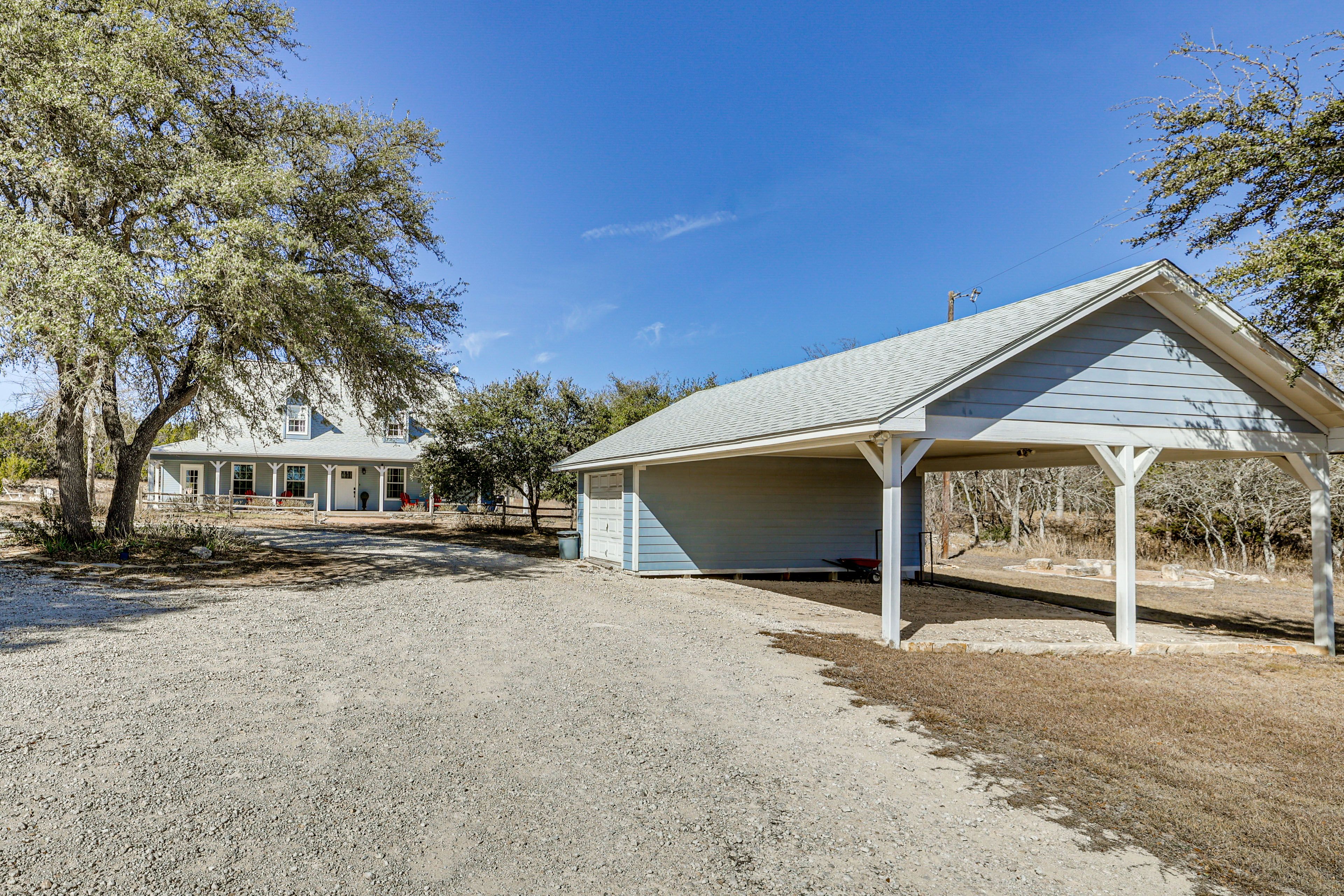 Parking | Carport (2 Vehicles) | Driveway (5 Vehicles)