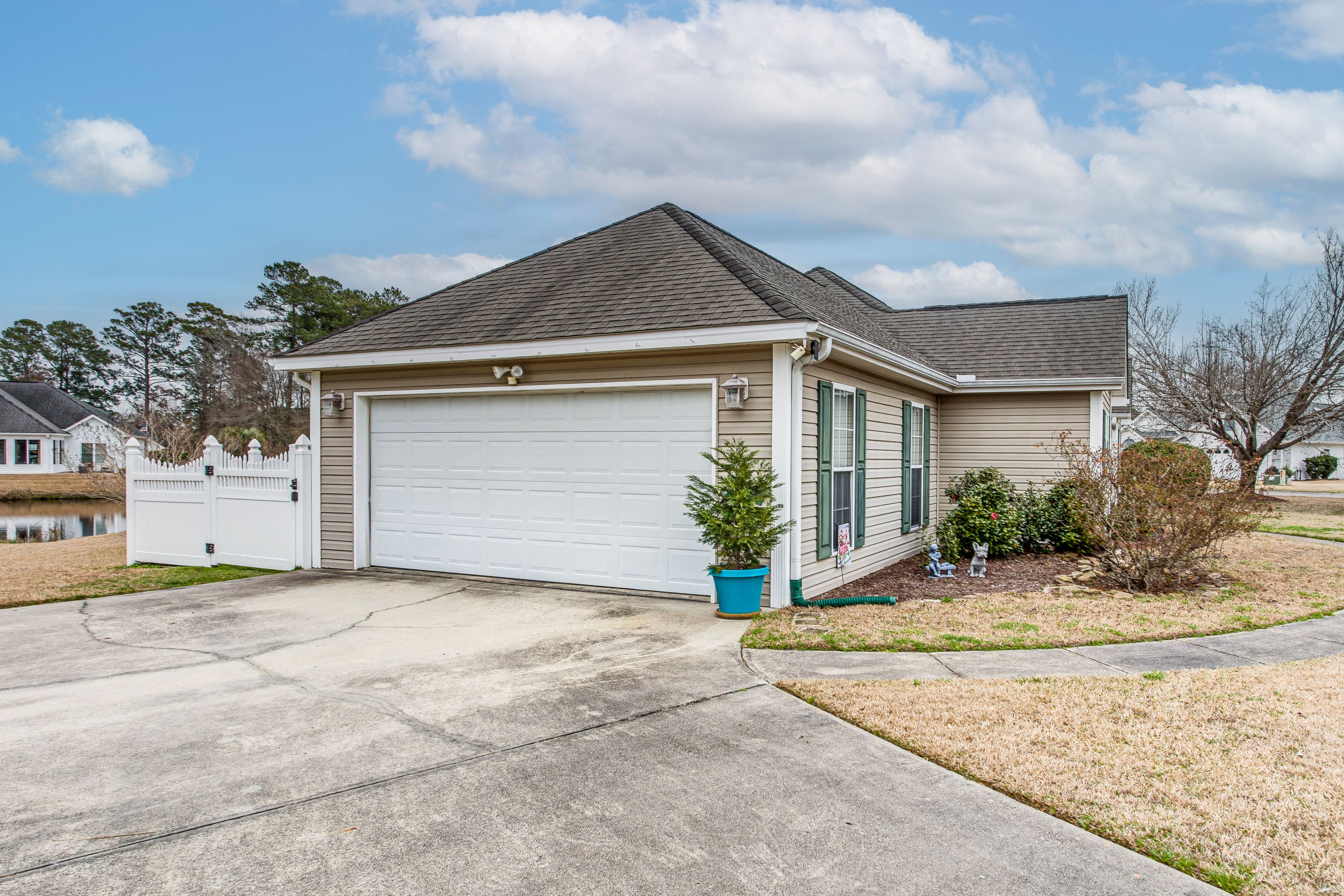 Driveway Parking | 4 Vehicles