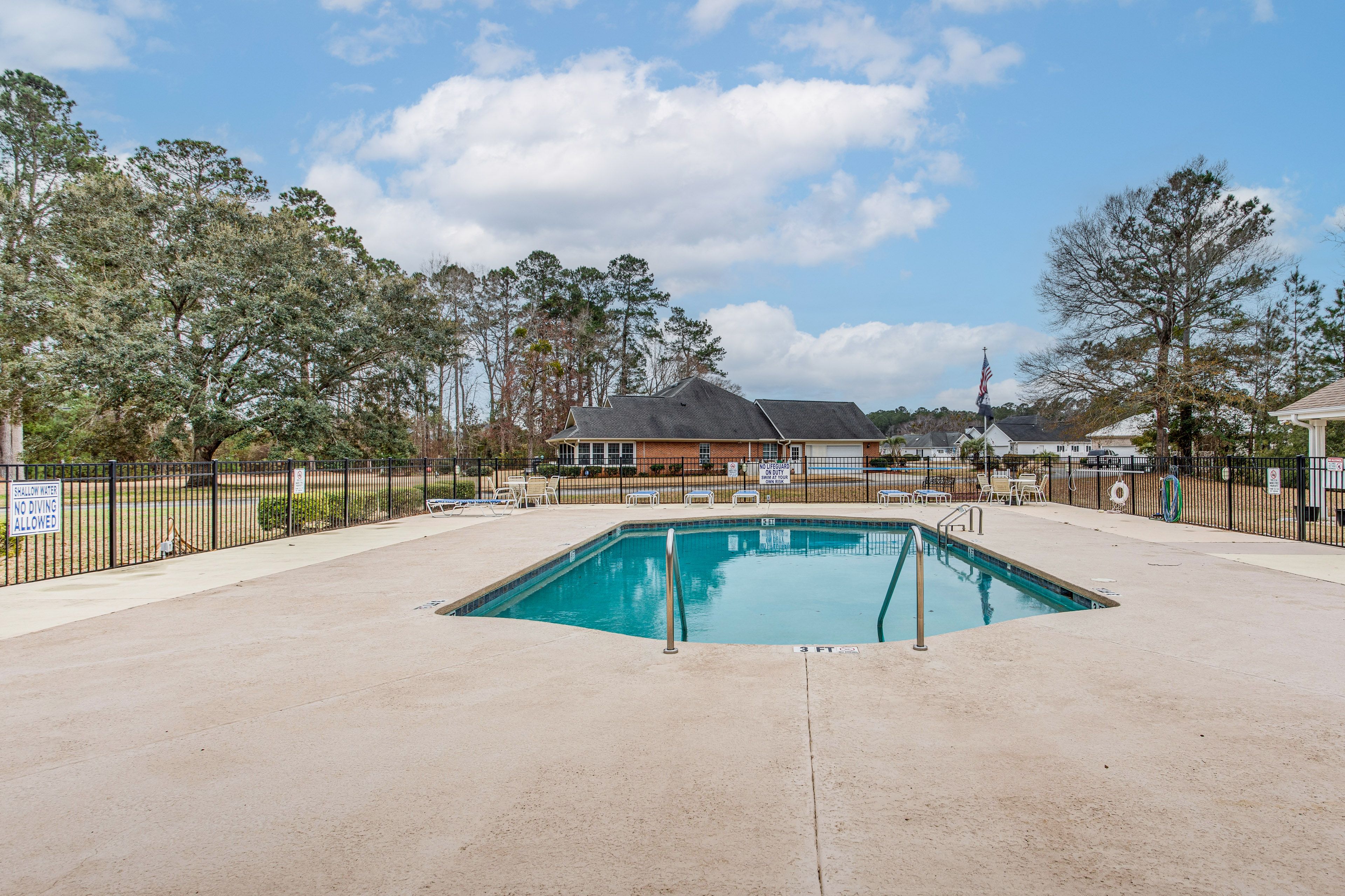 Buck Creek | Community Amenities | Outdoor Pool