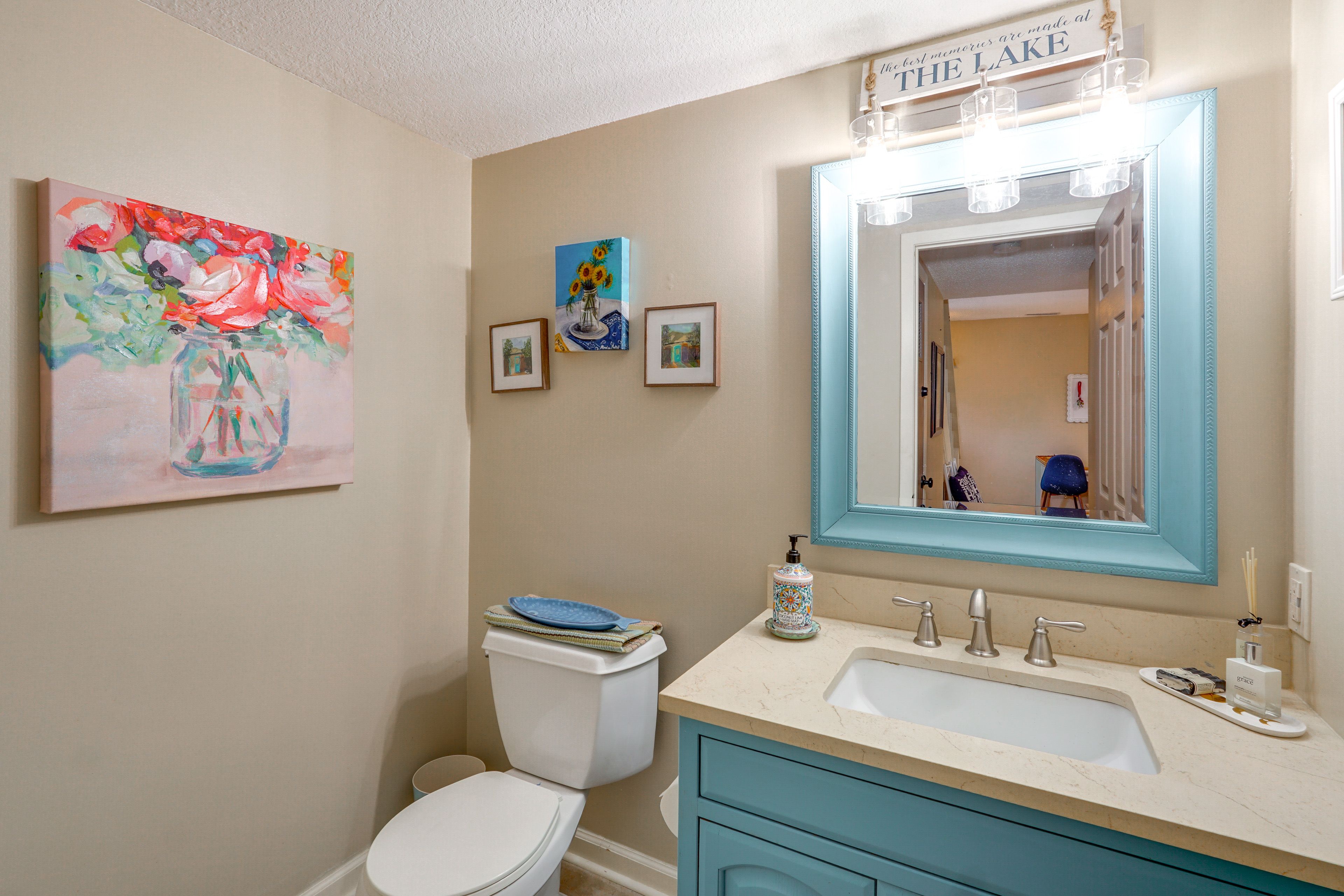 Half Bathroom | 1st Floor