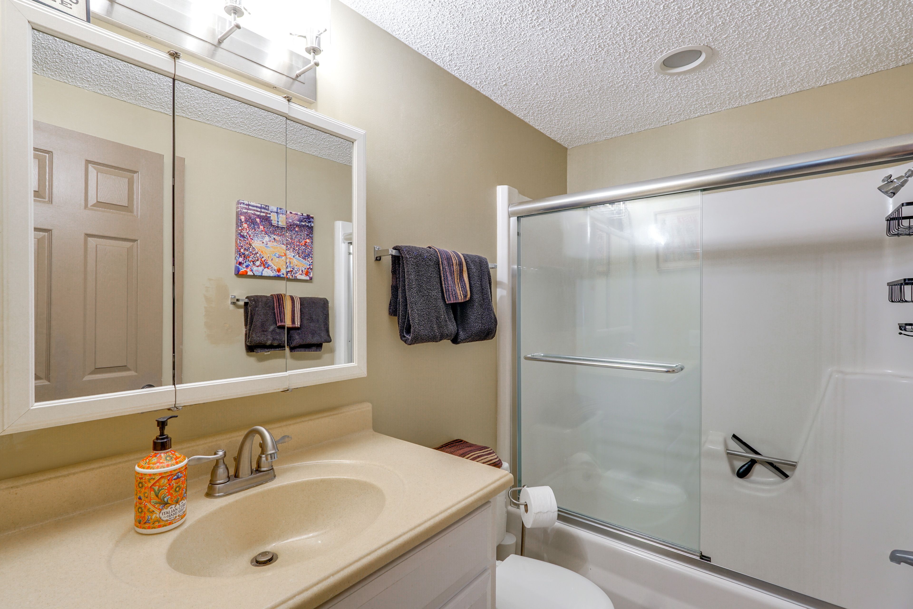 En-Suite Bathroom | 2nd Floor