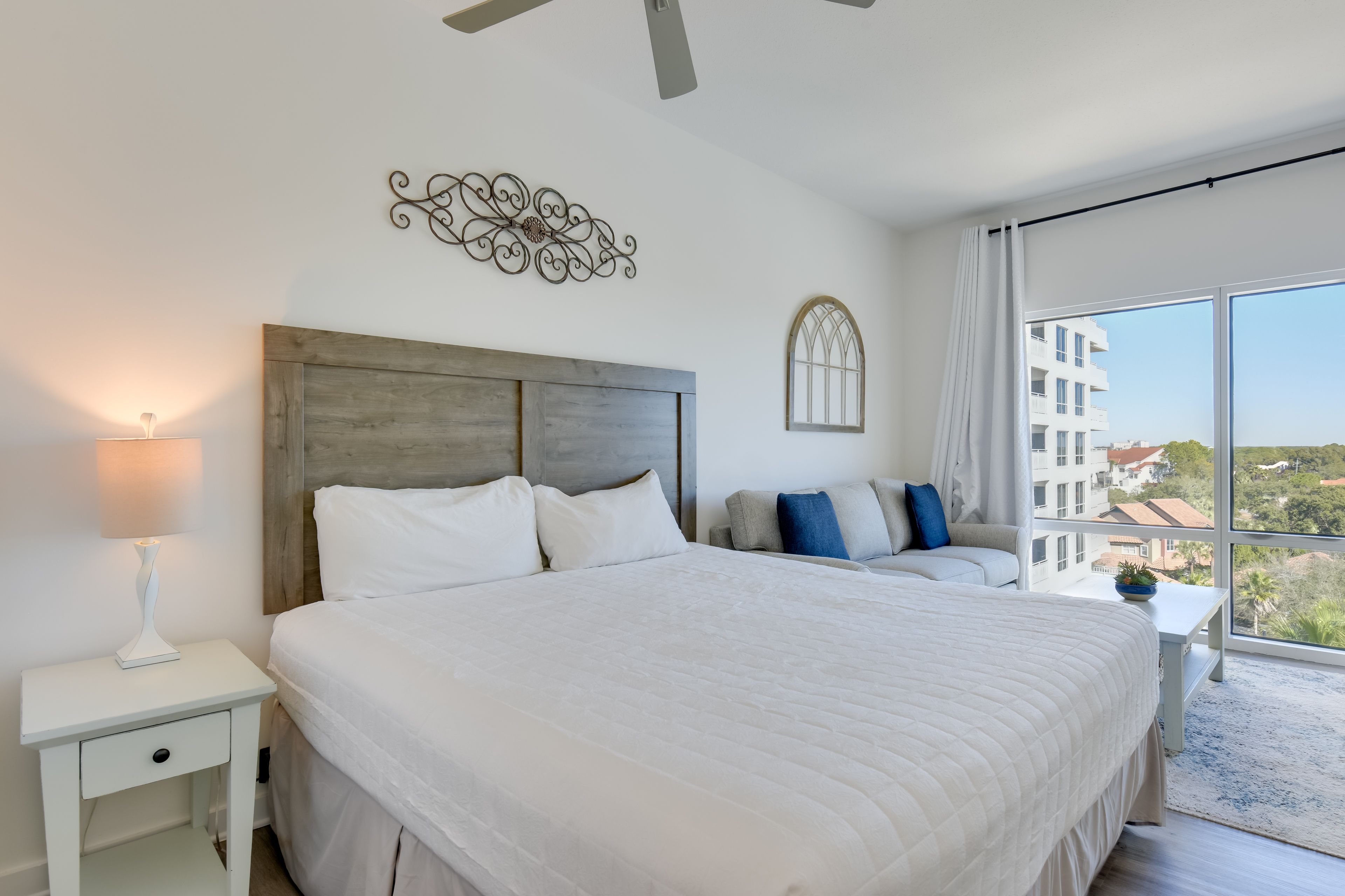 Studio | King Bed | Queen Sleeper Sofa