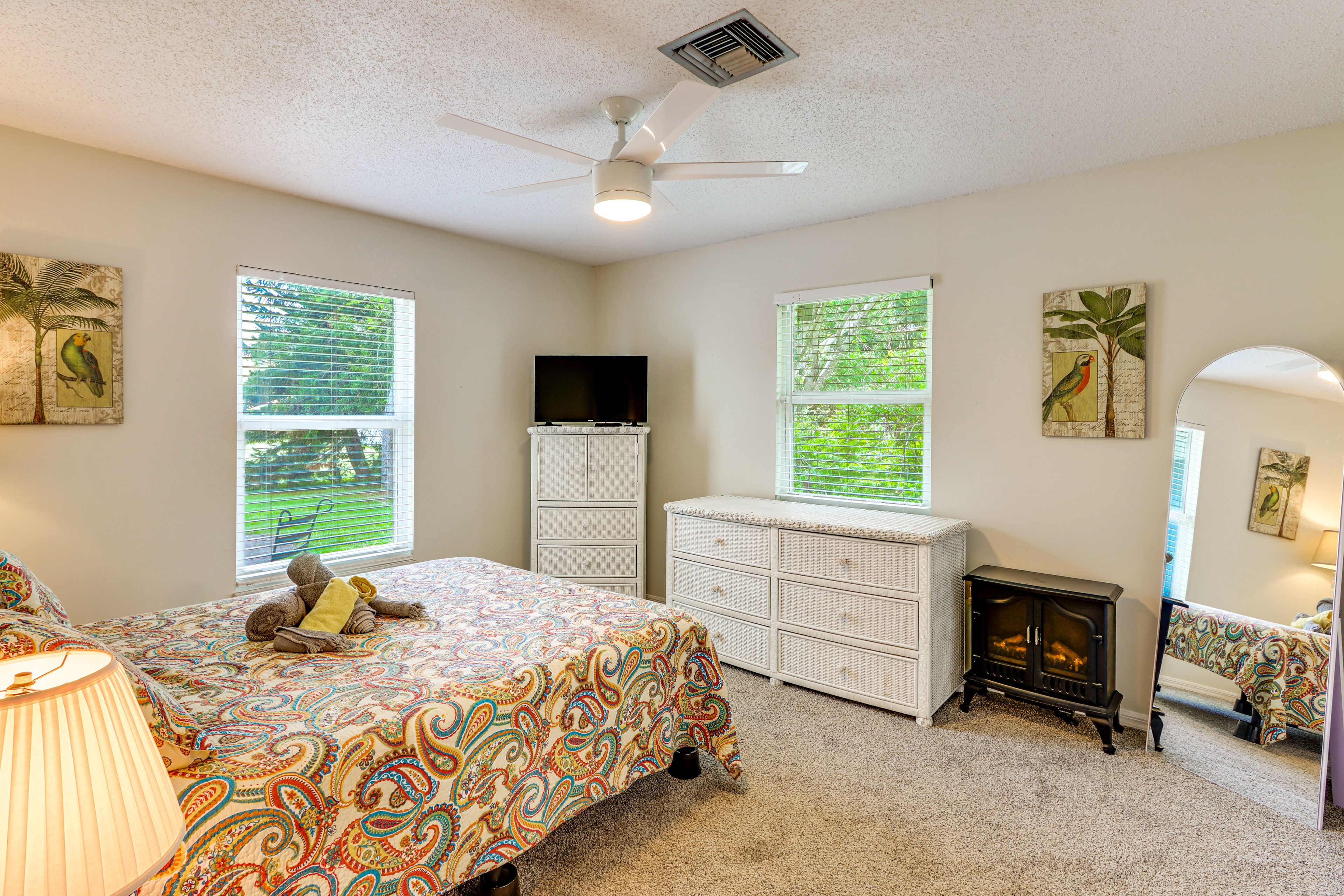 Bedroom 2 | Queen Bed